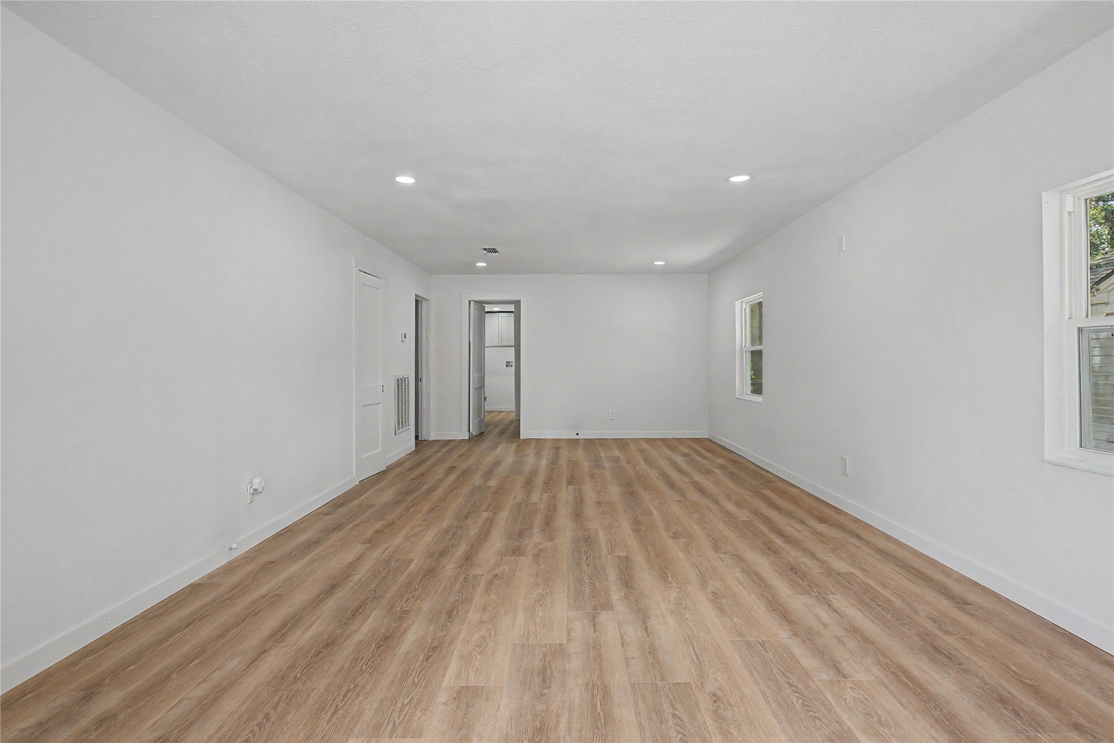 632 University Avenue Property Photo 5