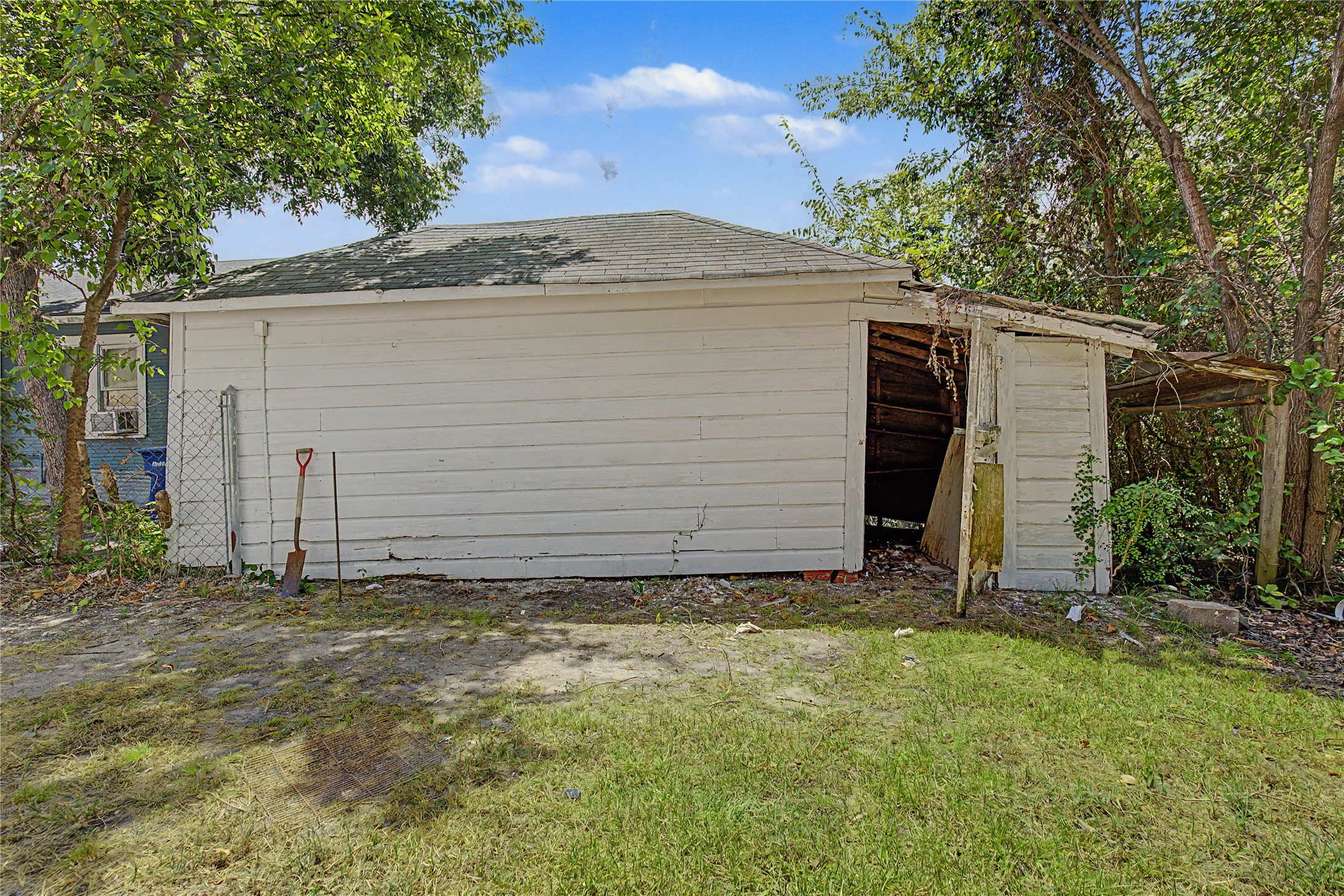 632 University Avenue Property Photo 23