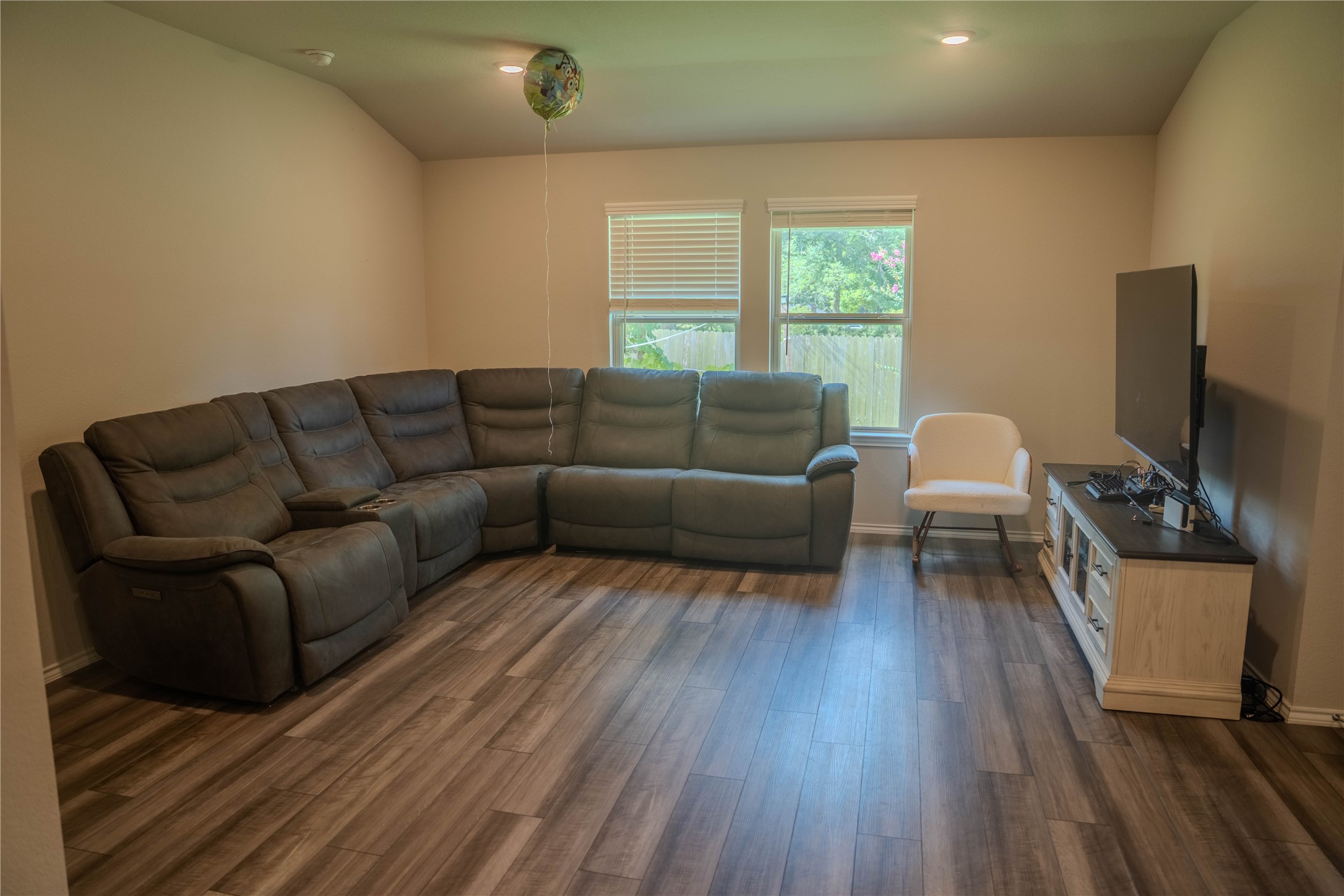 332 Pecos Drive Property Photo 8