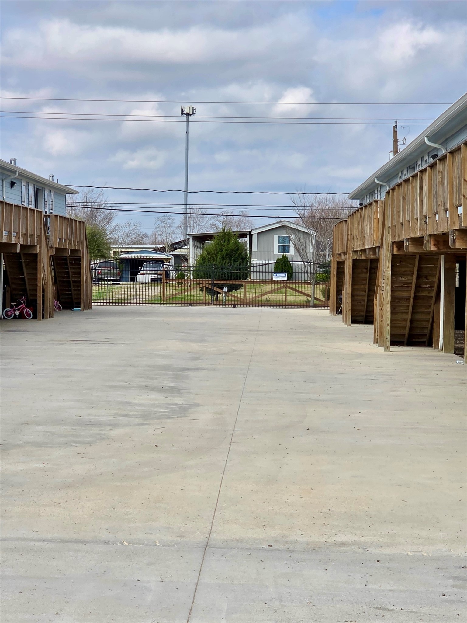 915 24th Street Property Photo 4