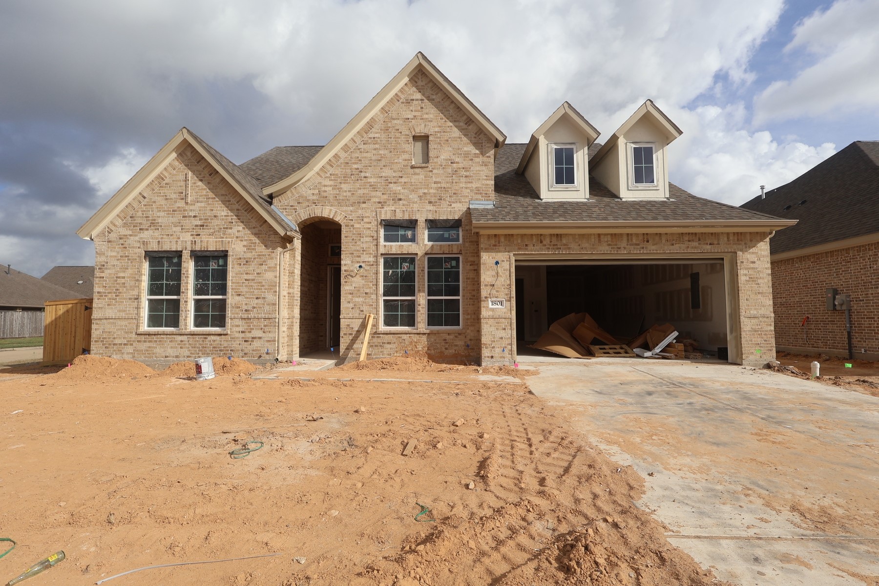 1801 N Wildflower Drive Property Photo 2