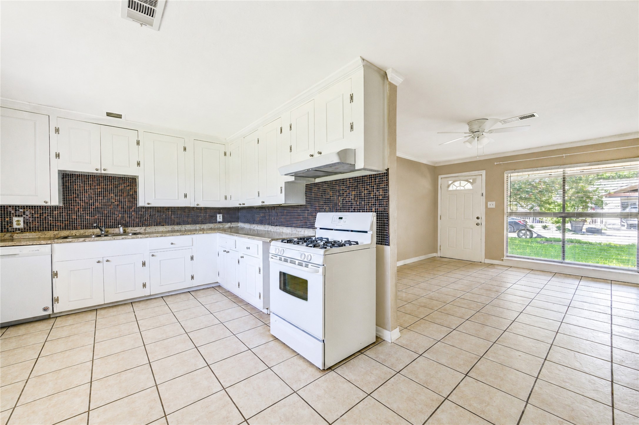 3205 Hays Street Property Photo 33