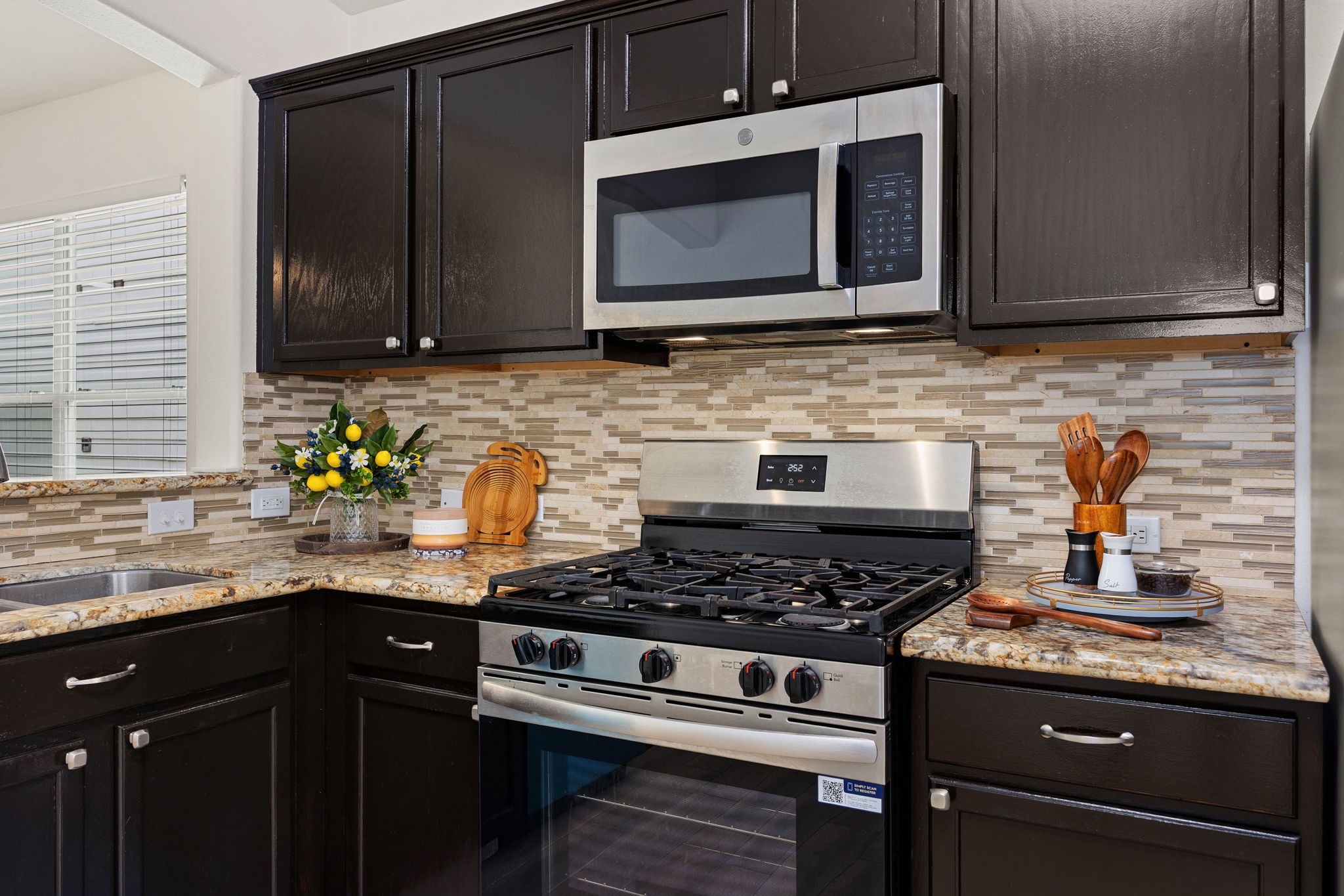 7514 Yucca Field Drive Property Photo 1