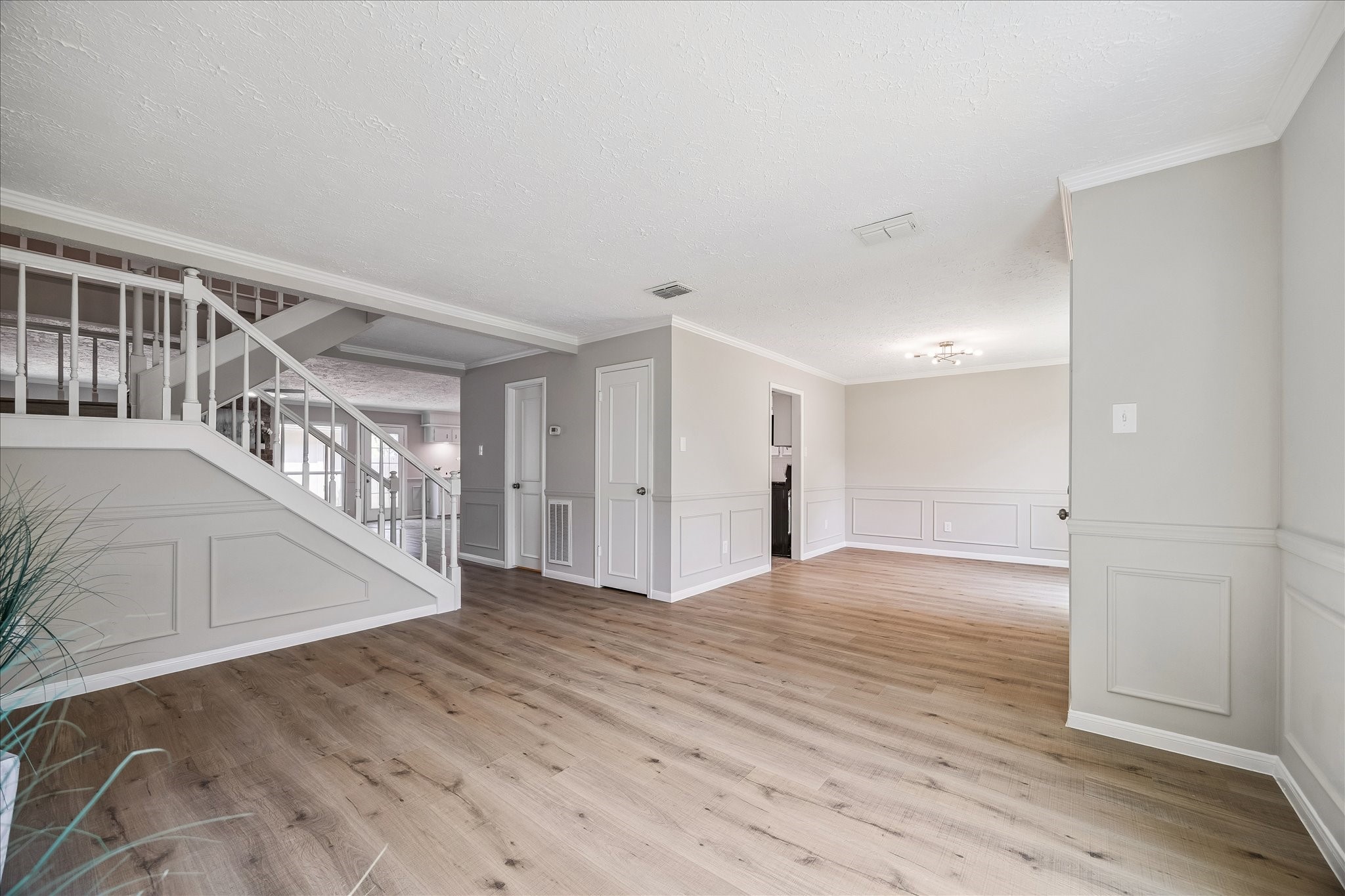 26 Chapparal Court Property Photo 4