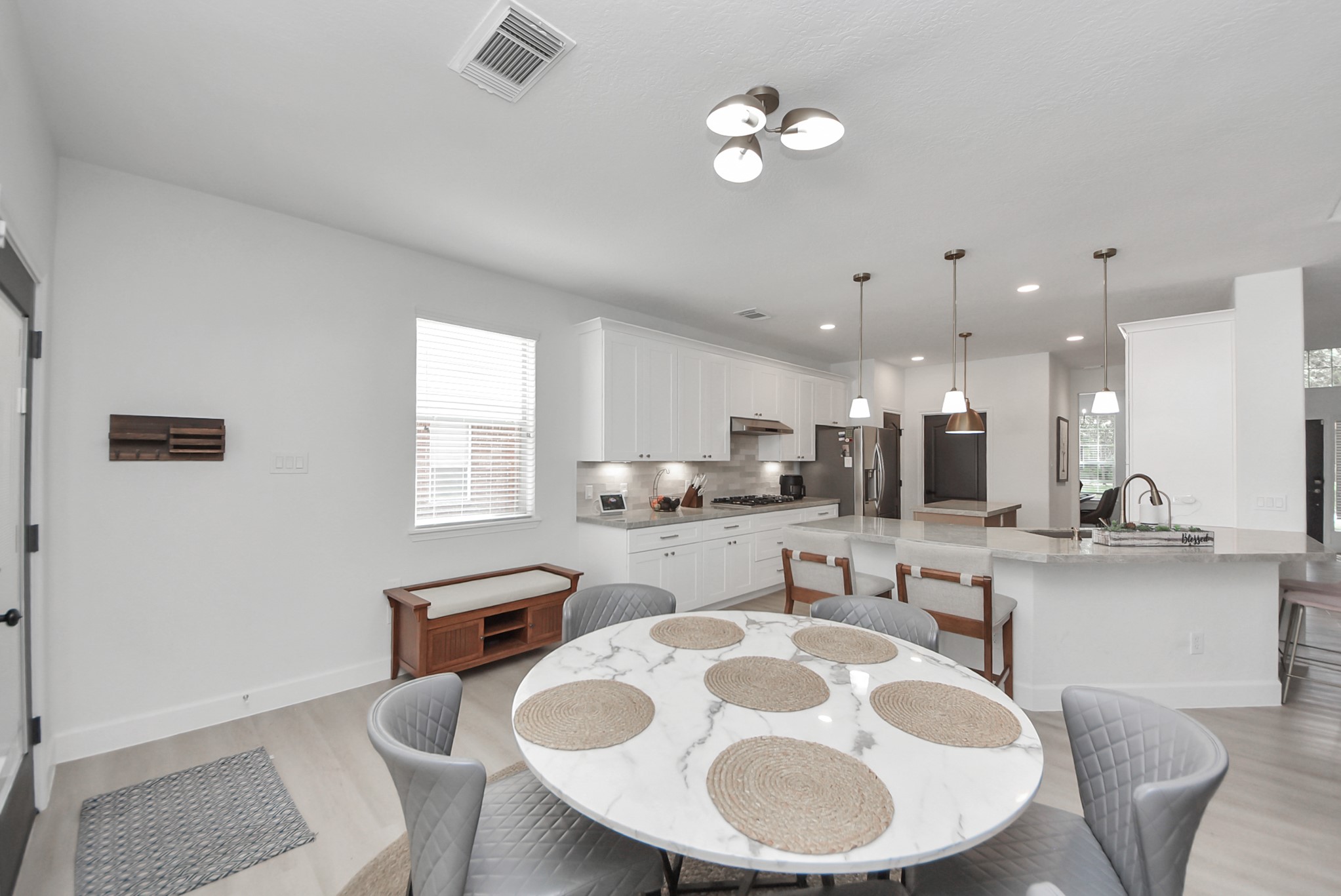 1810 Blue Water Bay Drive Property Photo 11