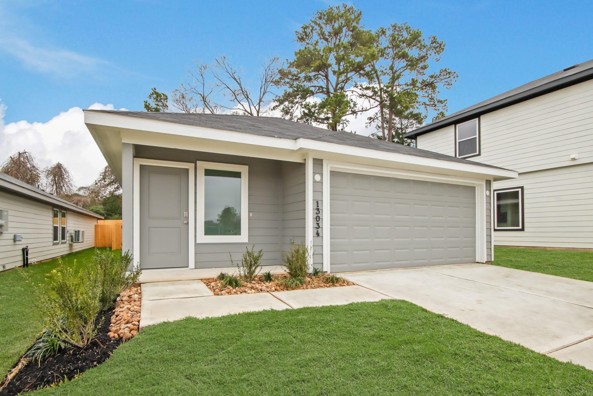13034 Sorrento Bay Drive Property Photo 2