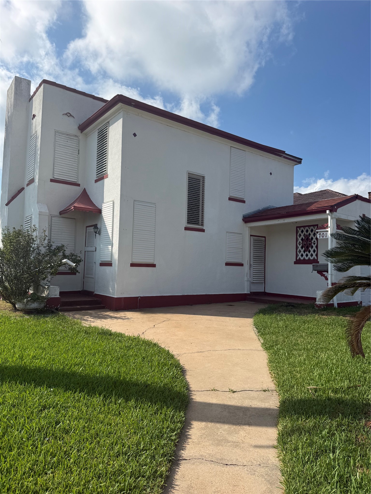 701 Sealy Property Photo 1