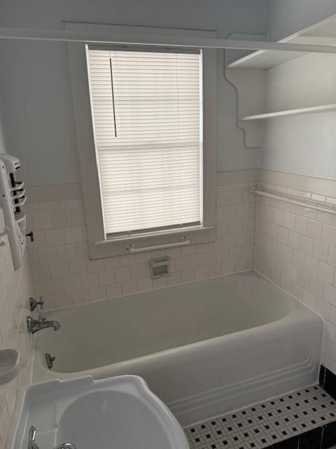 701 Sealy Property Photo 8