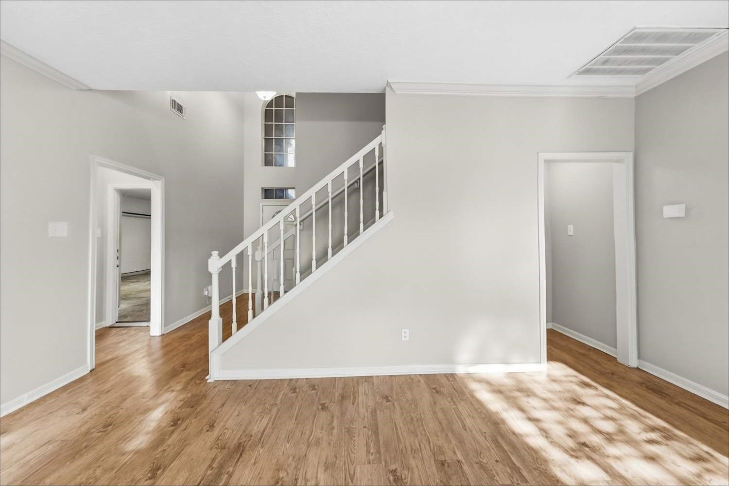 1011 Wentworth Drive Property Photo 4