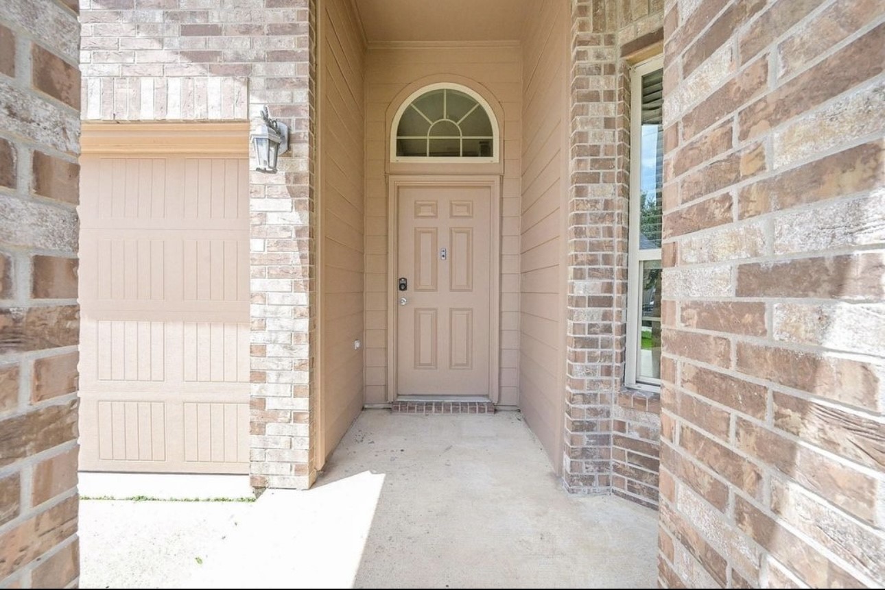 5519 Misted Jasmine Court Property Photo 4