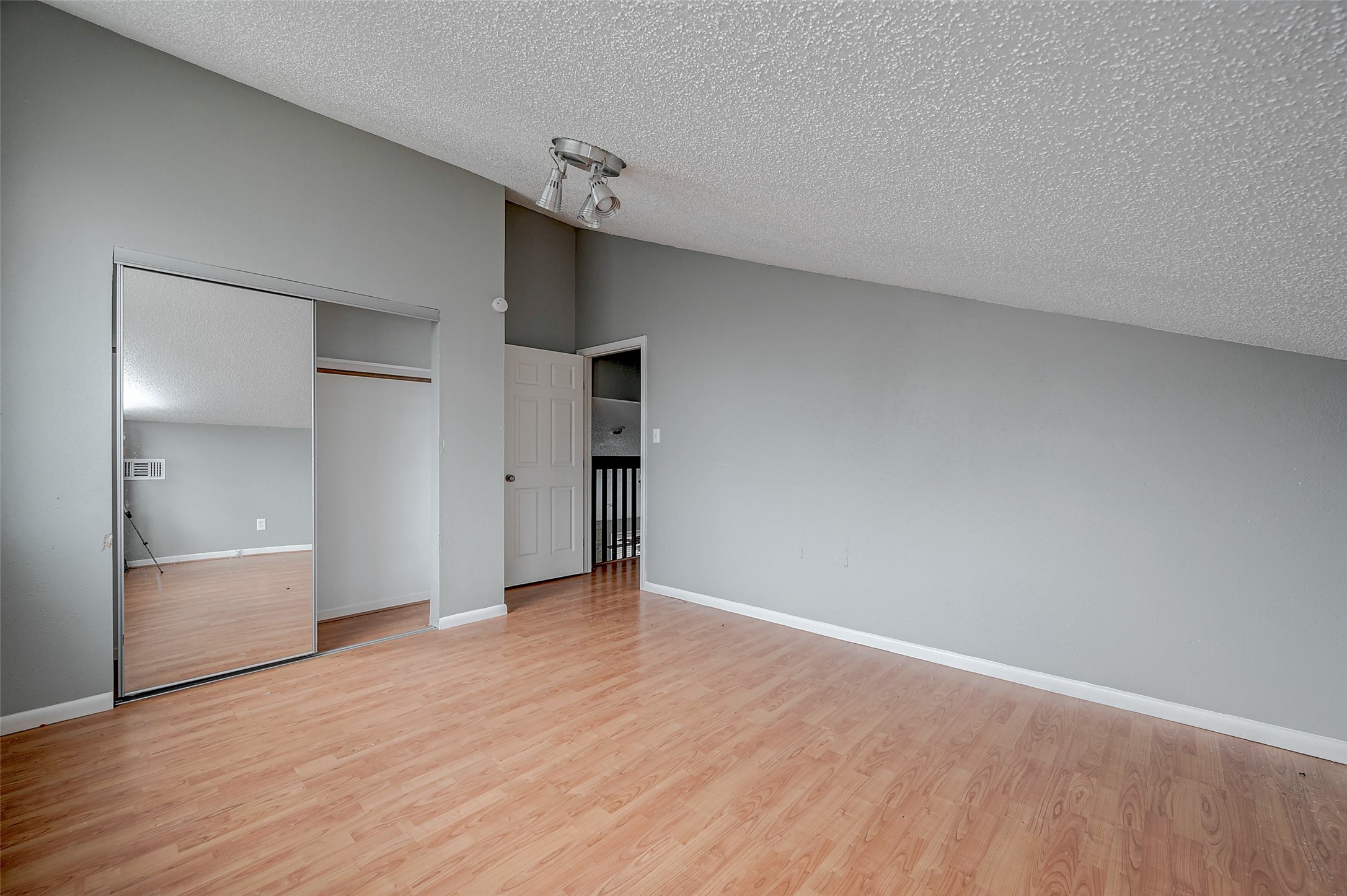 13850 Walnut Hollow Lane Property Photo 32