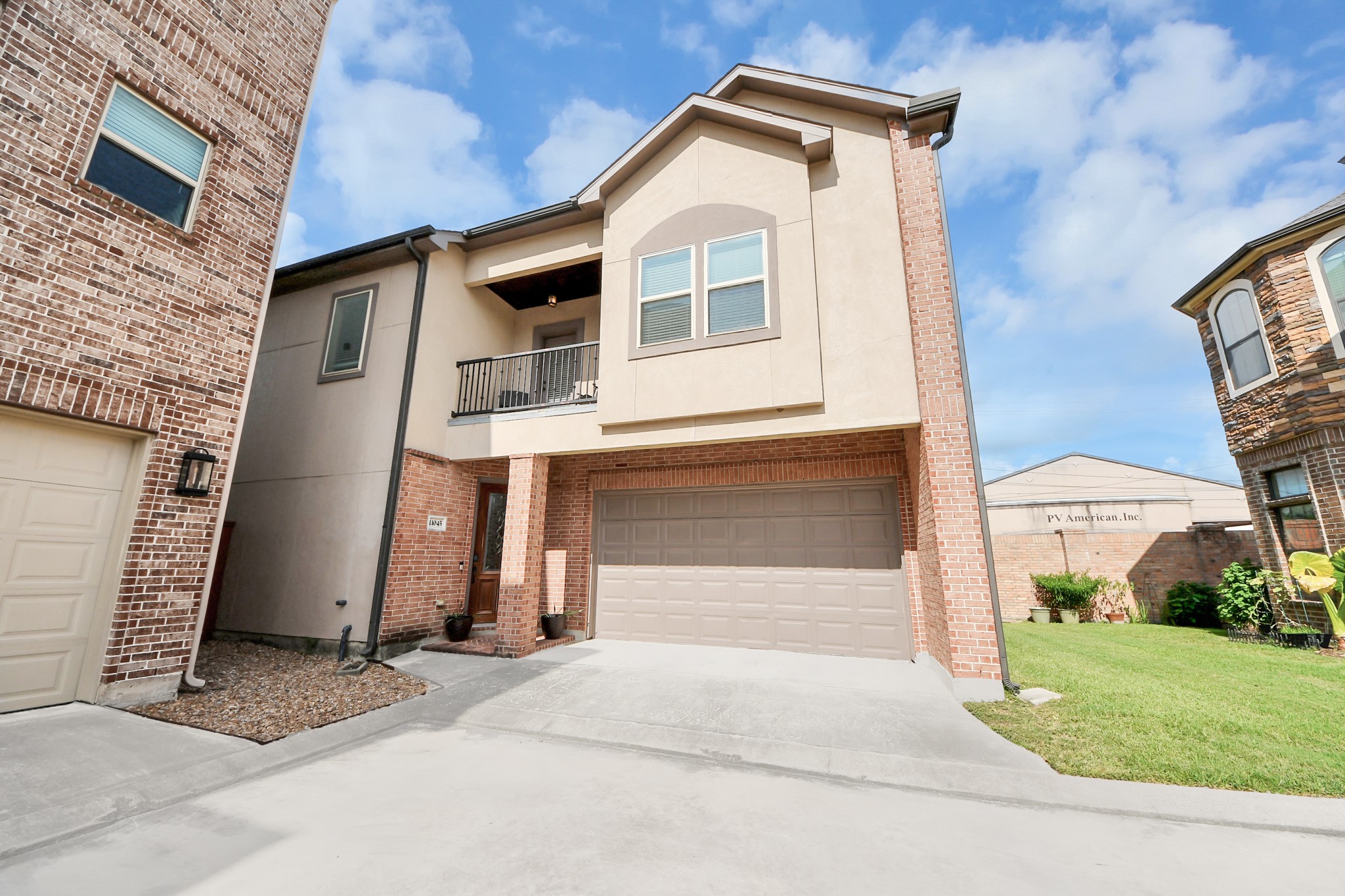 11045 Upland Forest Drive Property Photo 2
