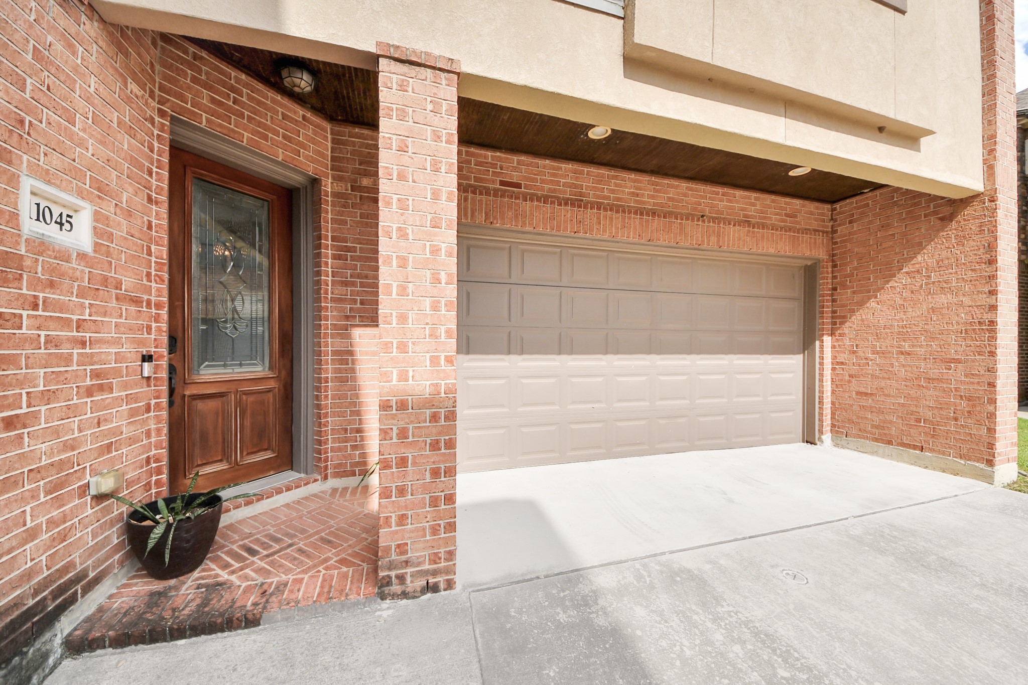 11045 Upland Forest Drive Property Photo 3
