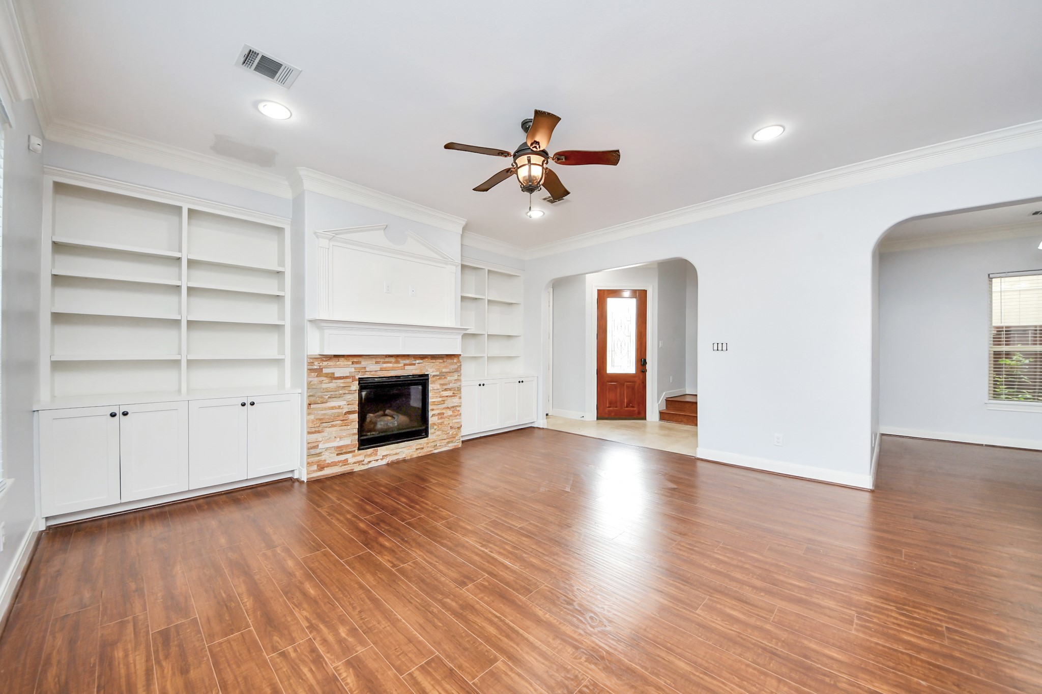 11045 Upland Forest Drive Property Photo 5