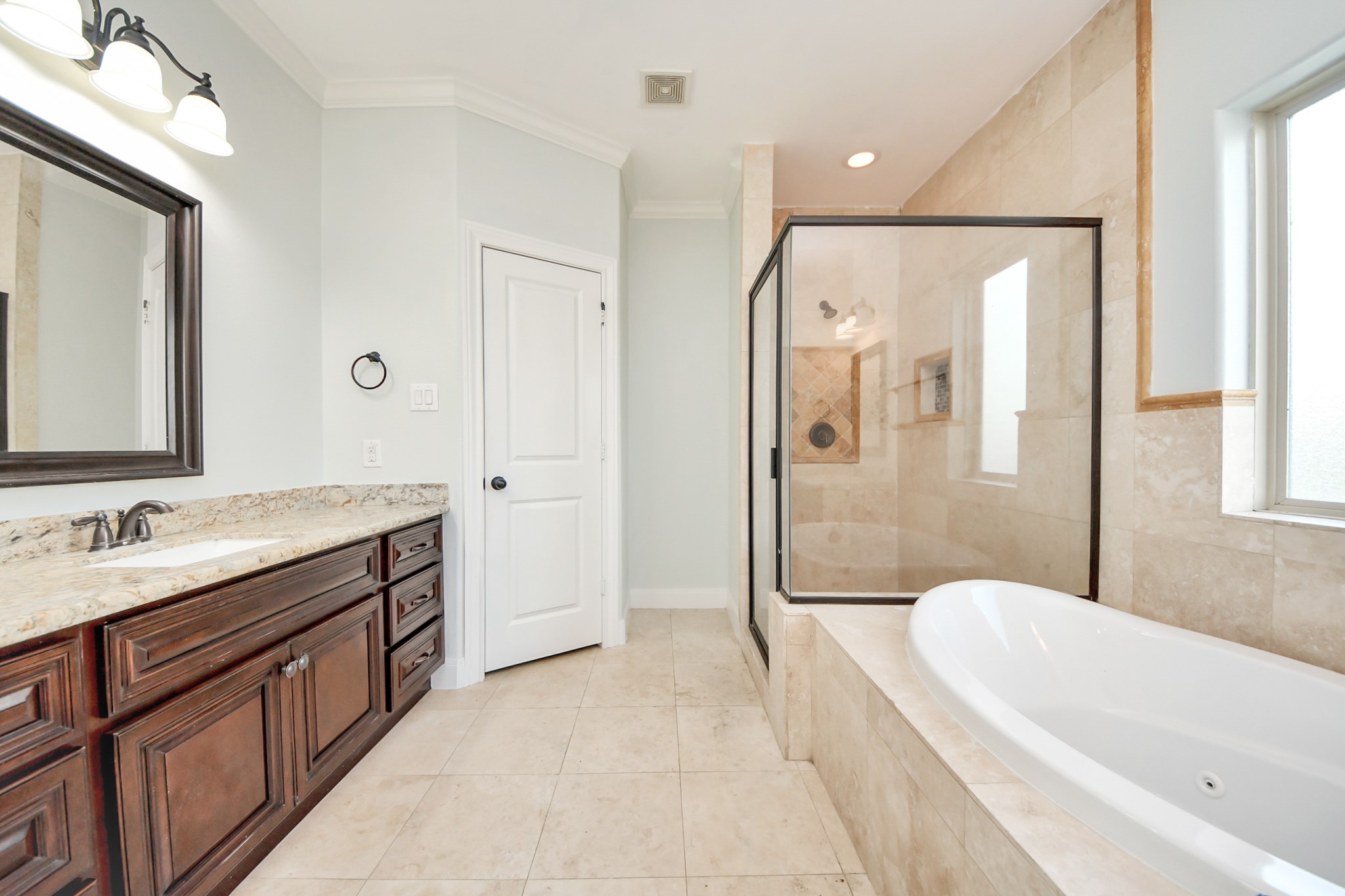 11045 Upland Forest Drive Property Photo 21