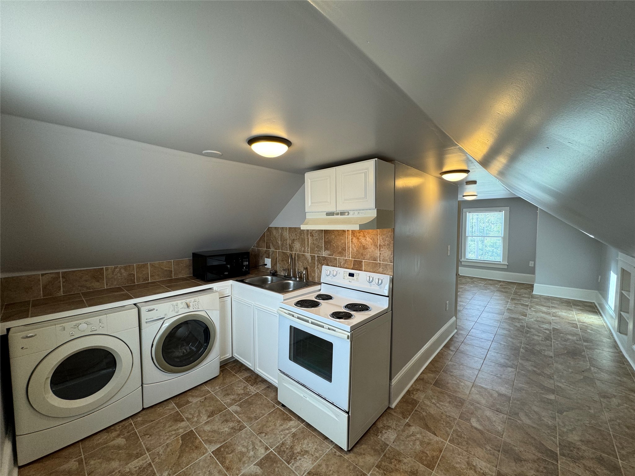 1012 12th Street Up Property Photo 8