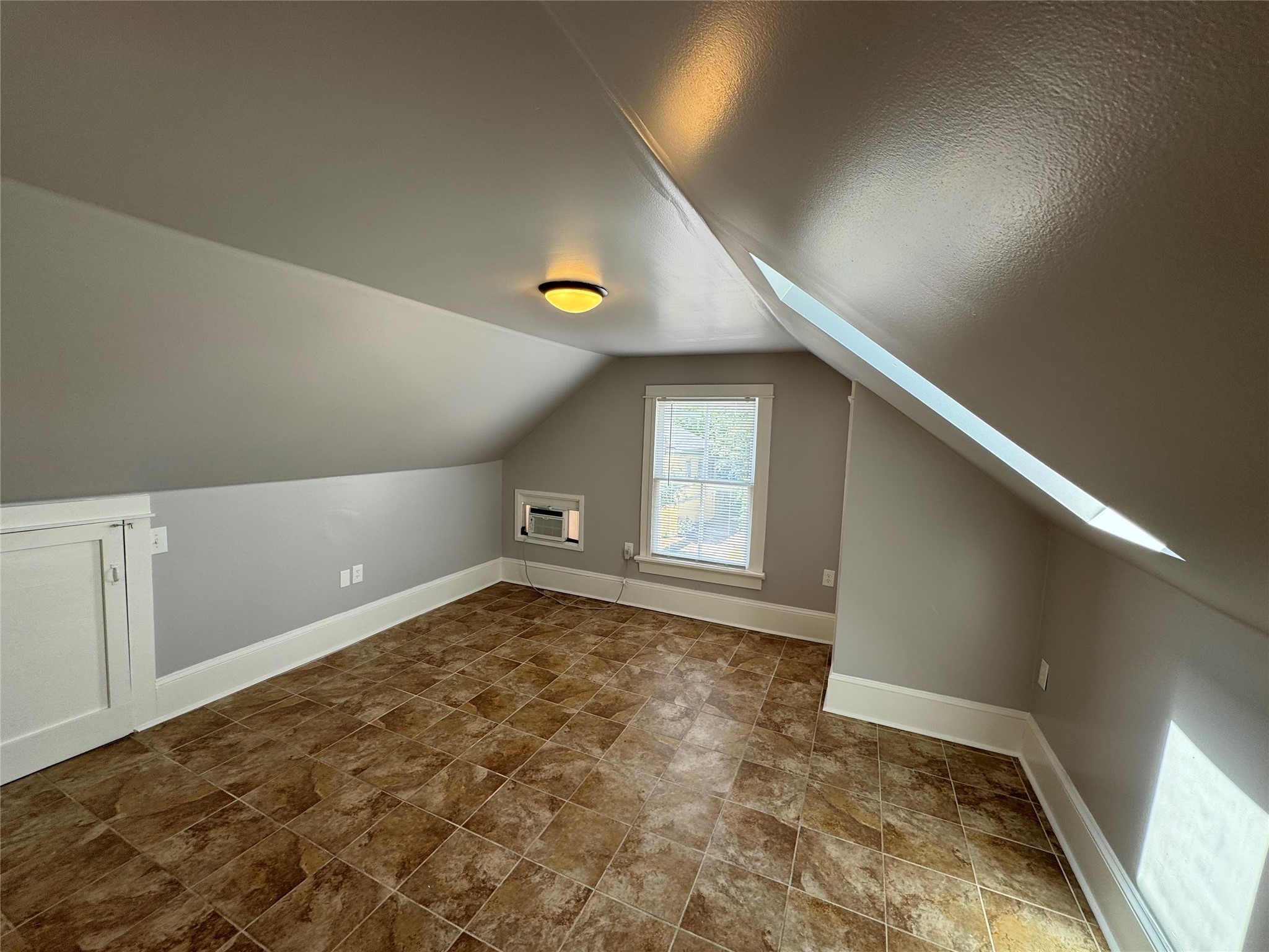 1012 12th Street Up Property Photo 9