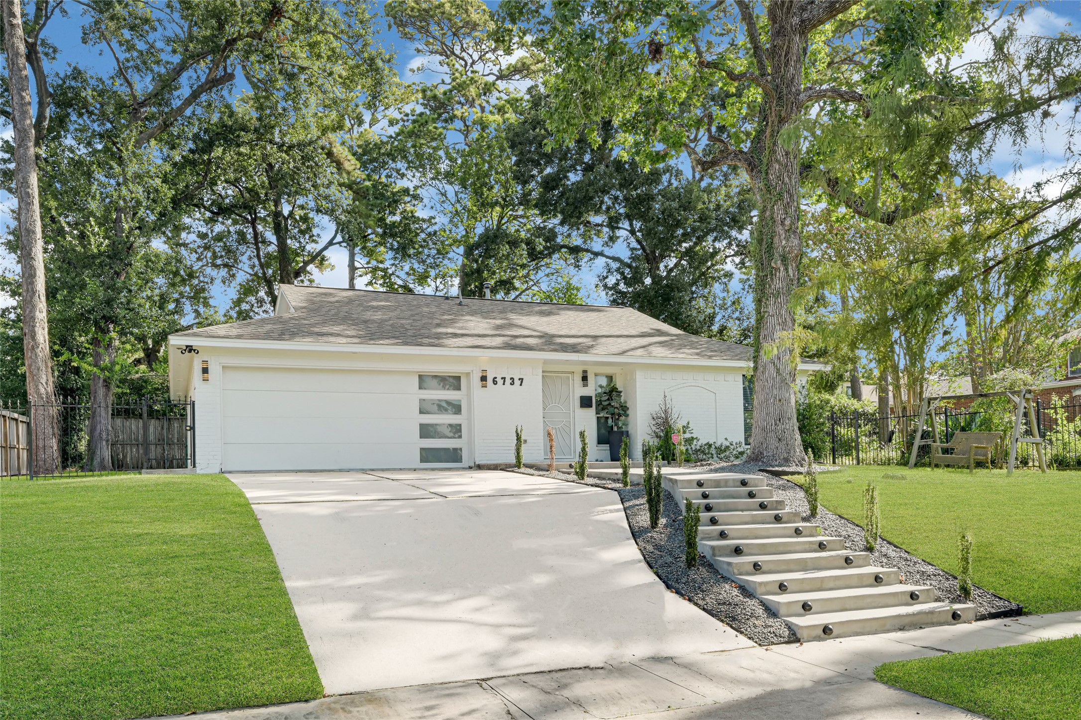 6737 Wildwood Way Property Photo 1