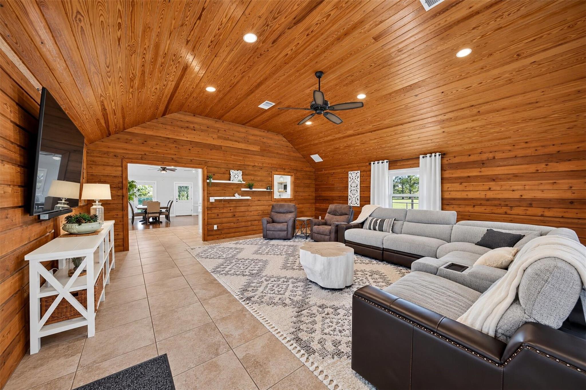 8180 Kirk Road Property Photo 14