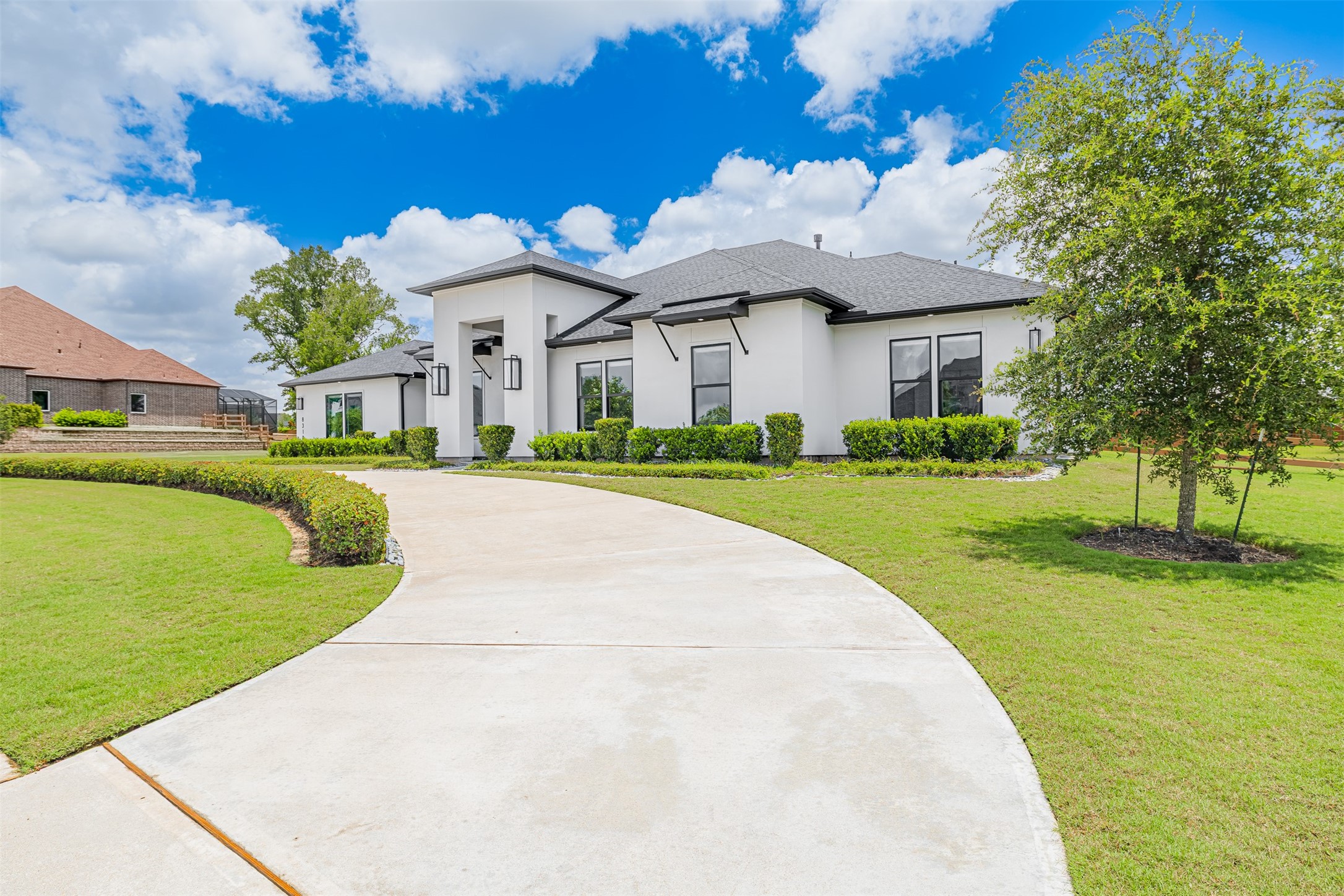 8318 Woods Hollow Trail Property Photo 4