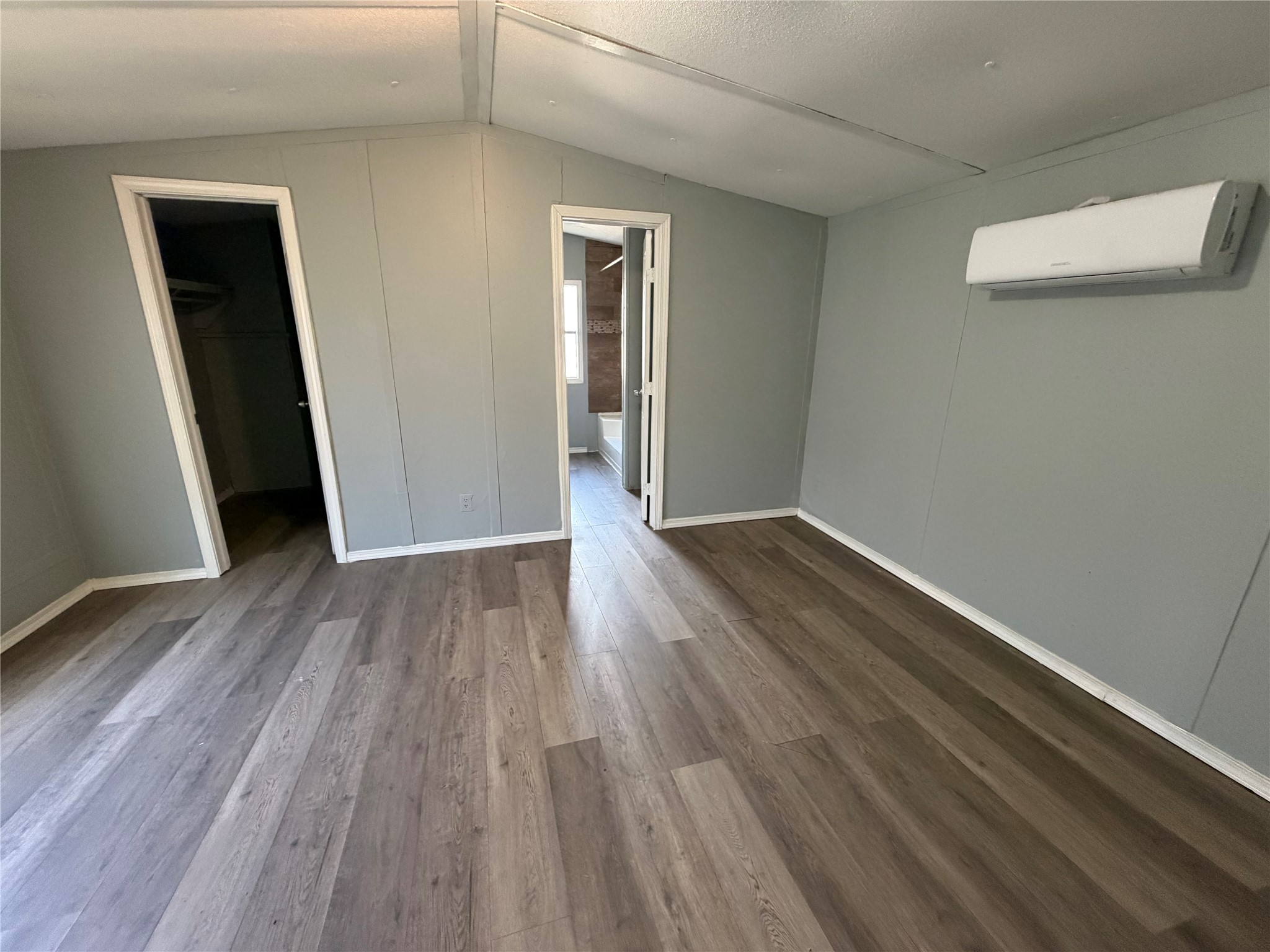 9598 Eloise Property Photo 6