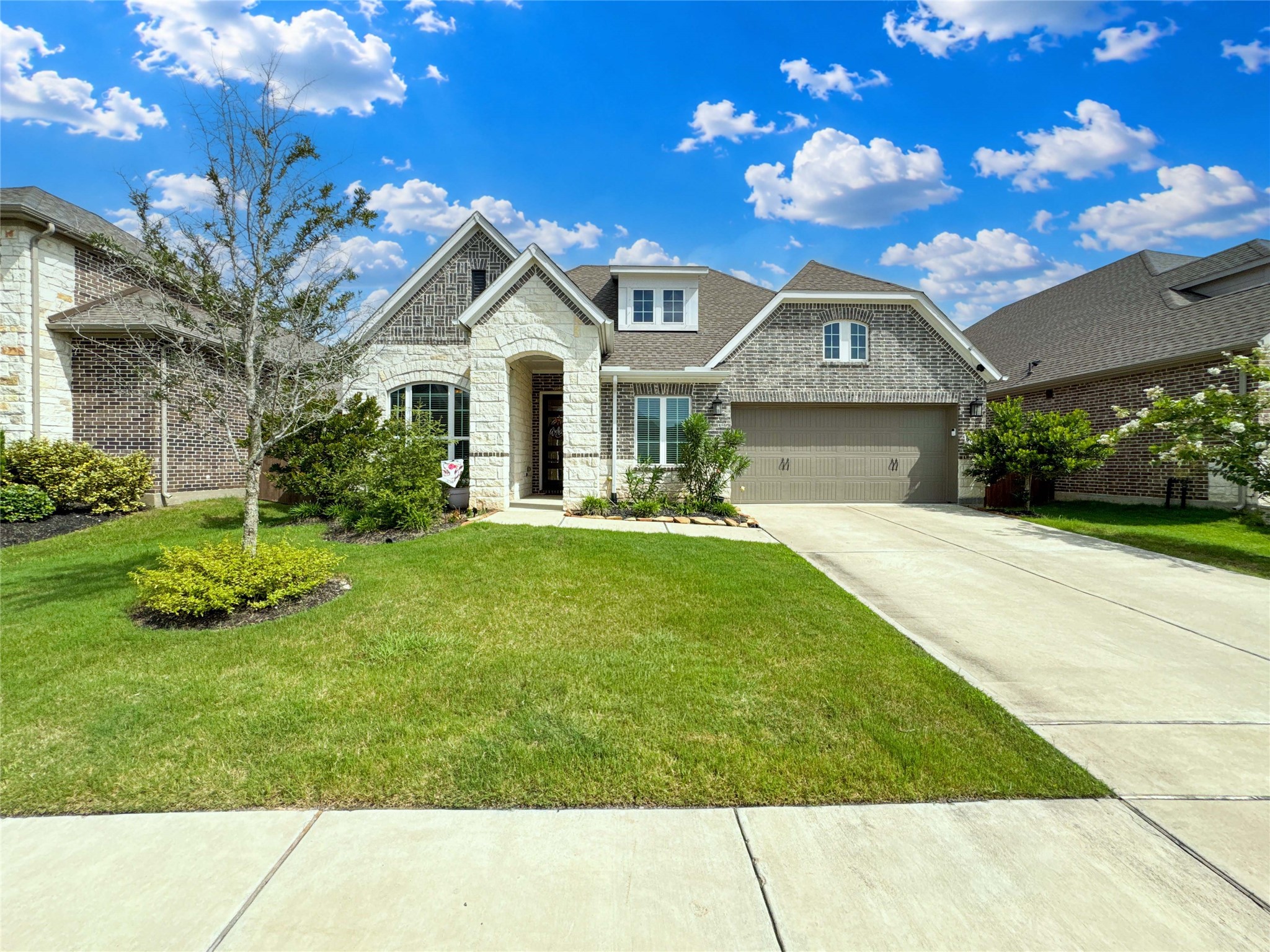 9718 Starry Night Lane Property Photo 2