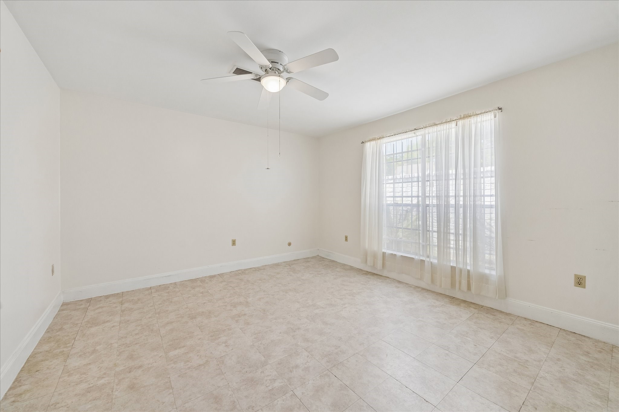 12503 Mooredale Lane Property Photo 4