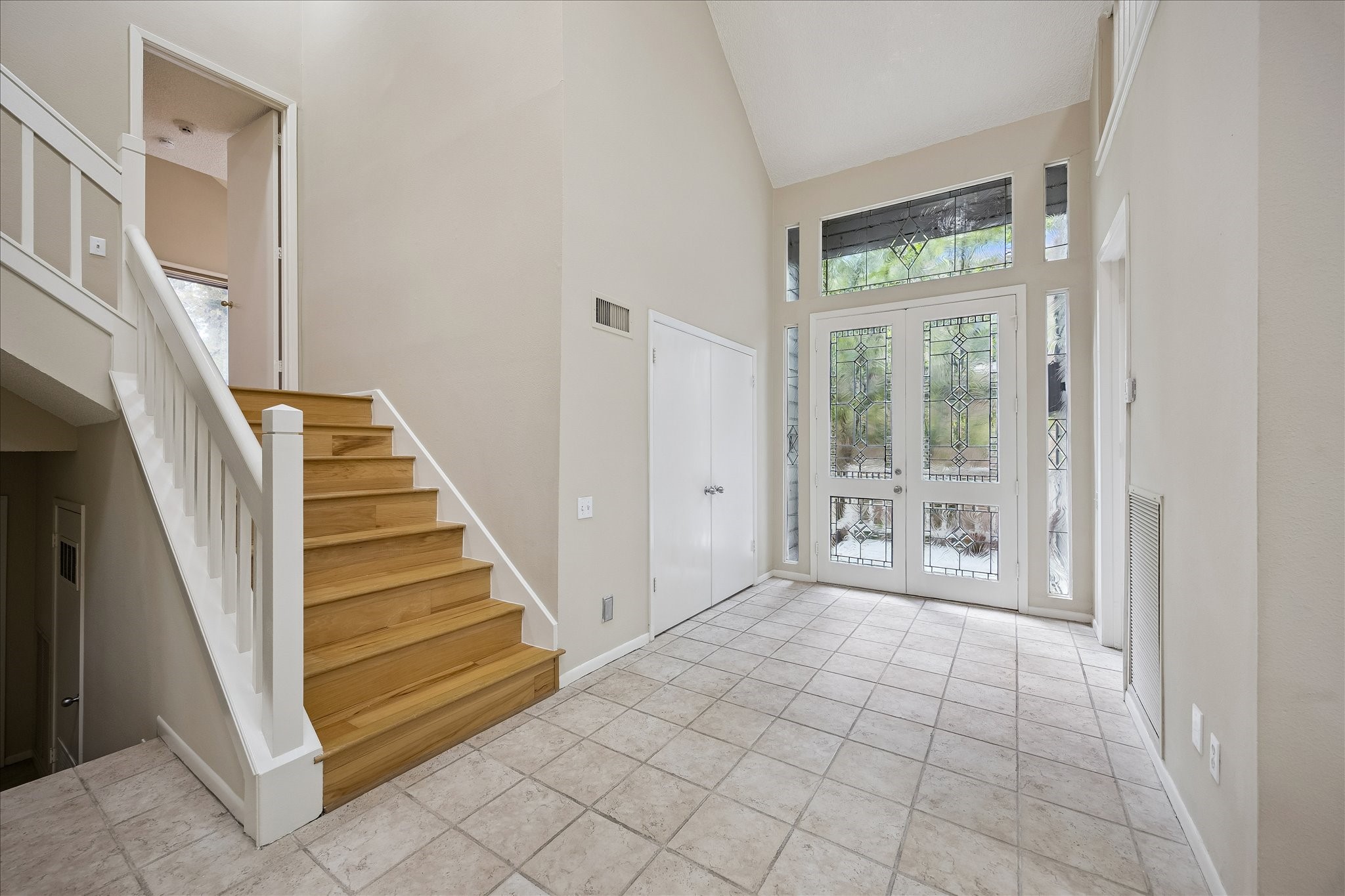 130 Sugarberry Circle Property Photo 3
