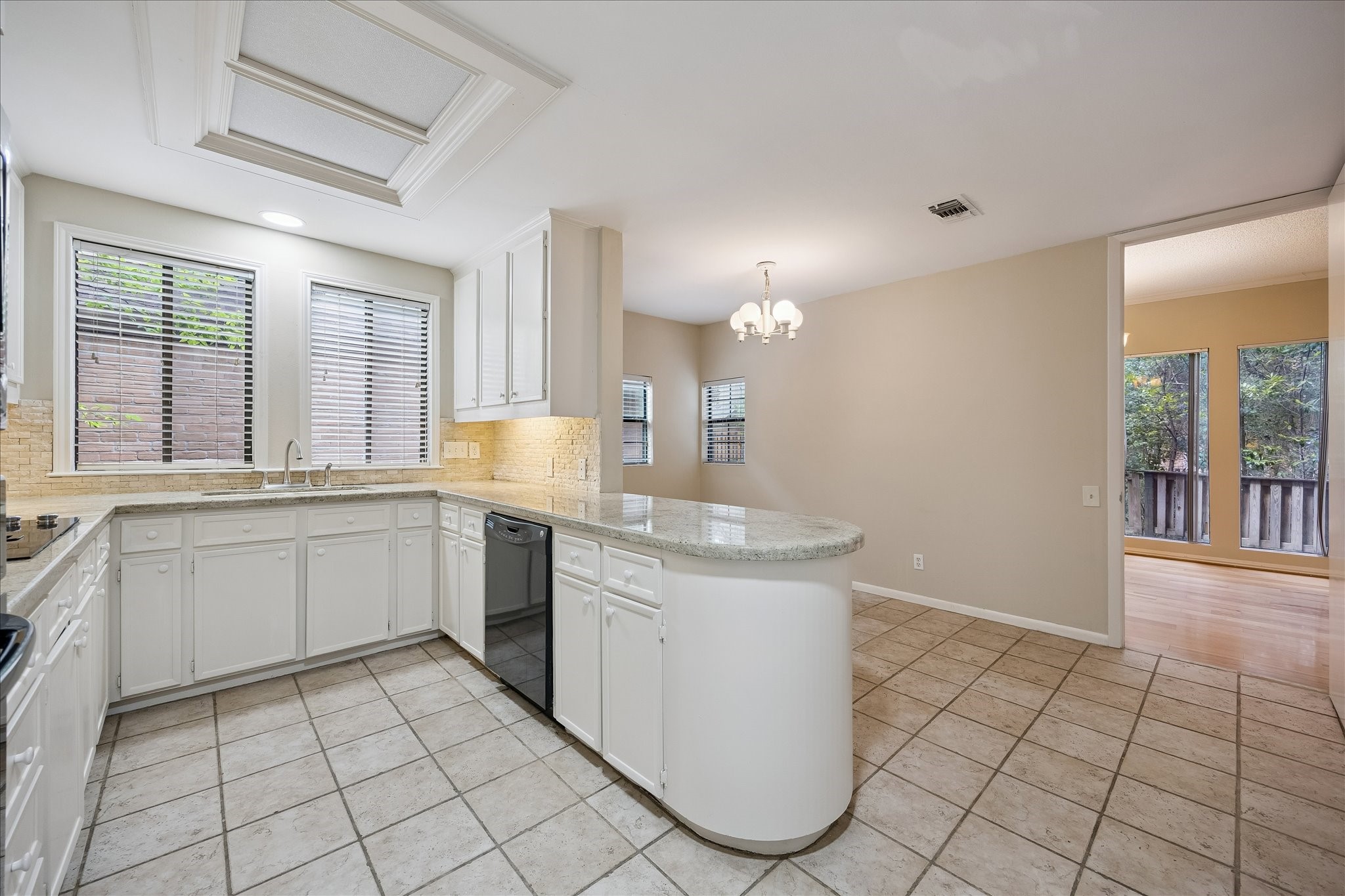 130 Sugarberry Circle Property Photo 10