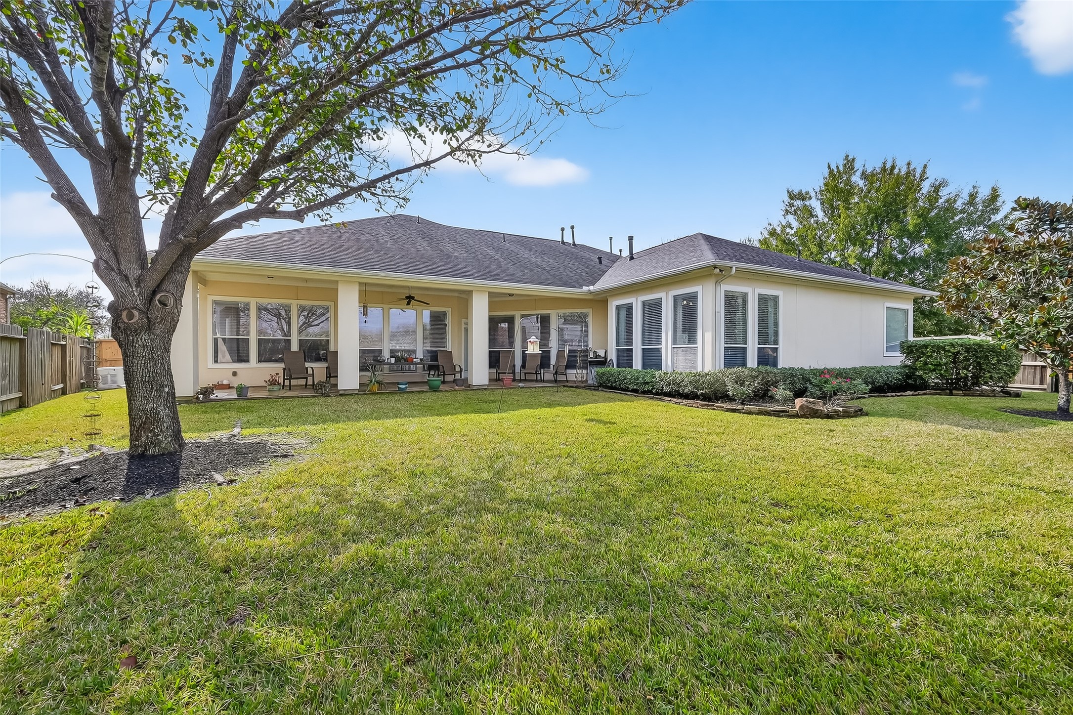 18622 Yorkshire Manor Ct Property Photo 8