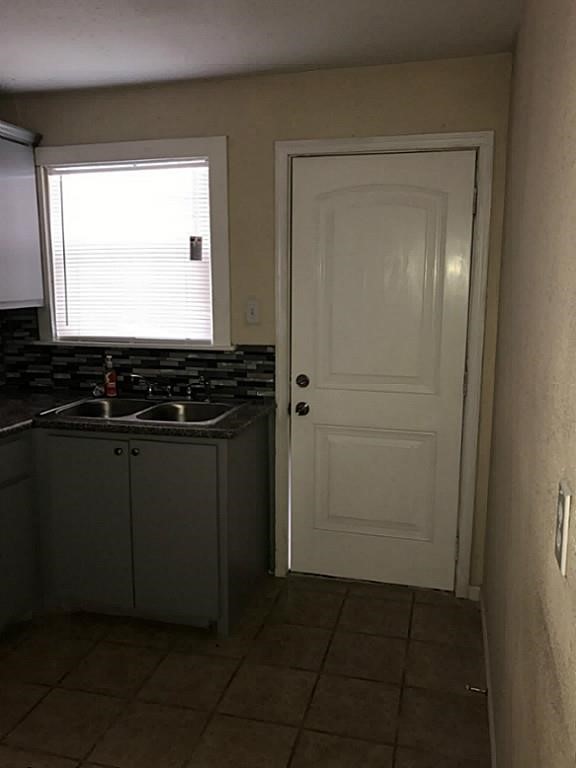 3206 Napoleon Street Property Photo 7