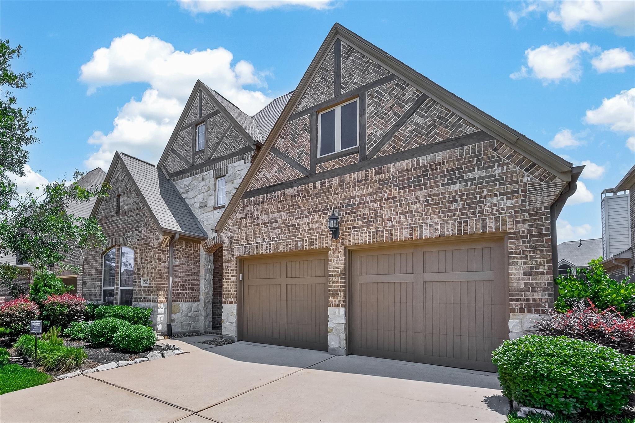 2029 Arrowood Glen Drive, Houston Tx 77077 Property Photo 1