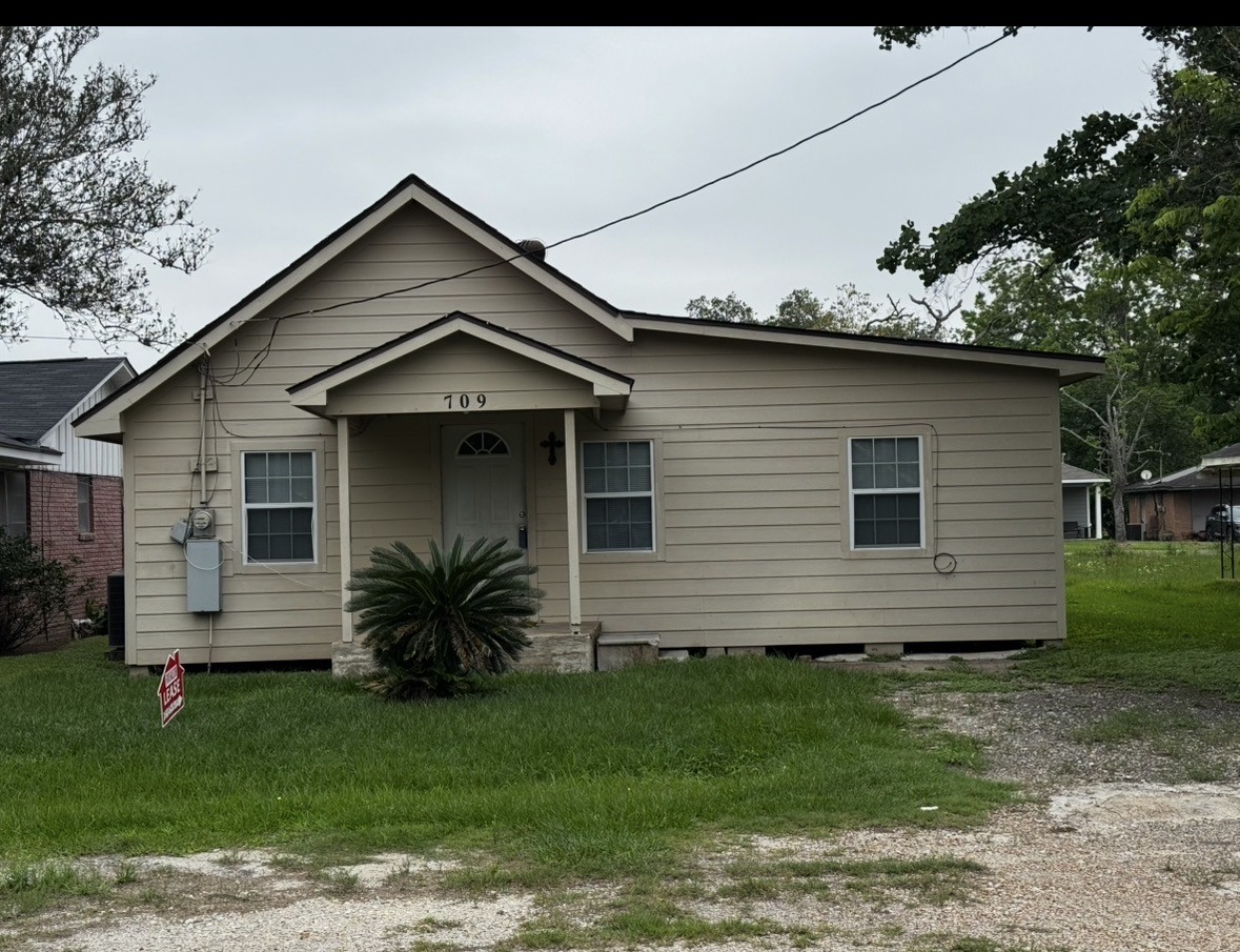 709 Matthews Street Property Photo 1