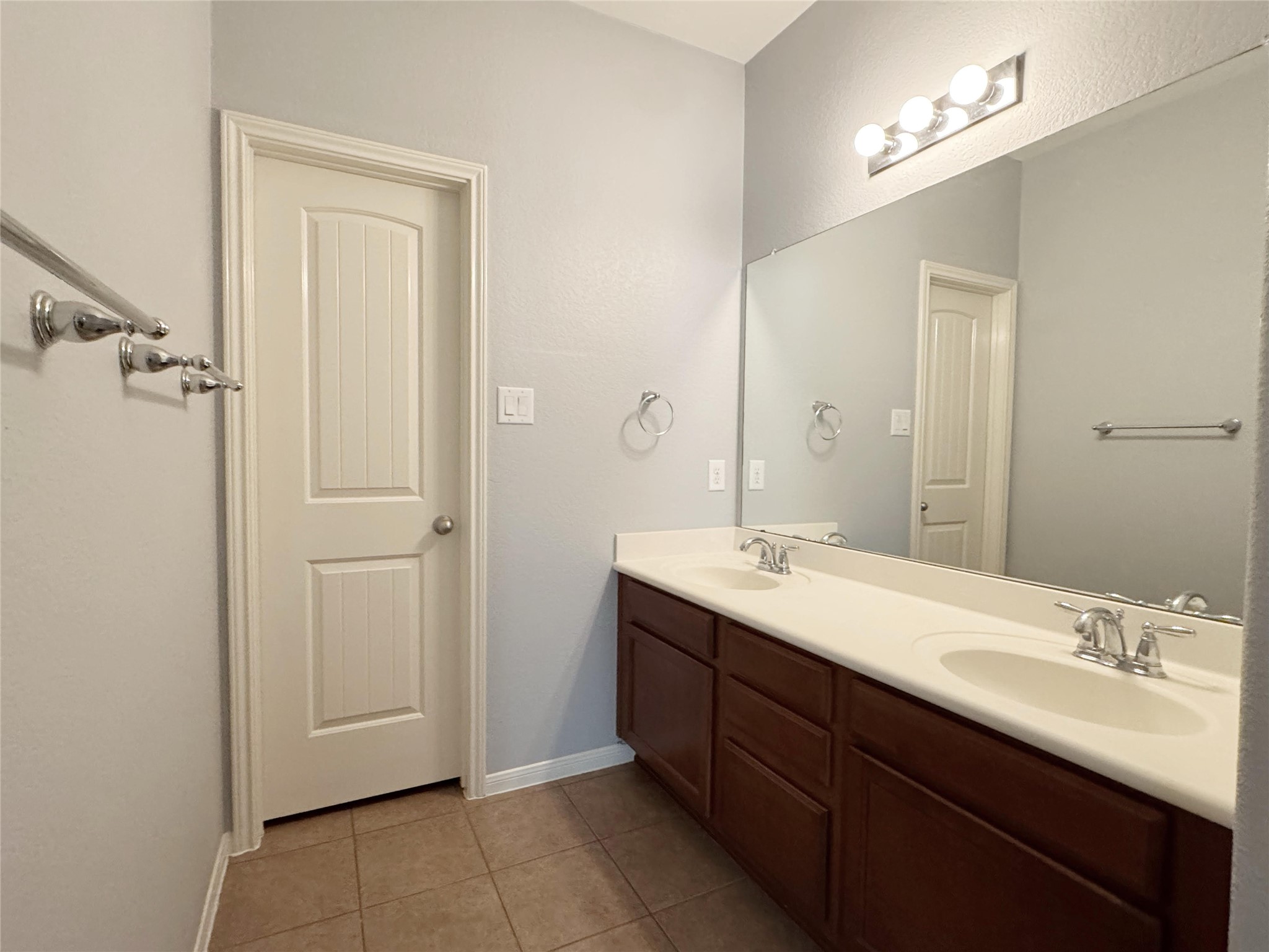 1050 Forest Haven Court Property Photo 10