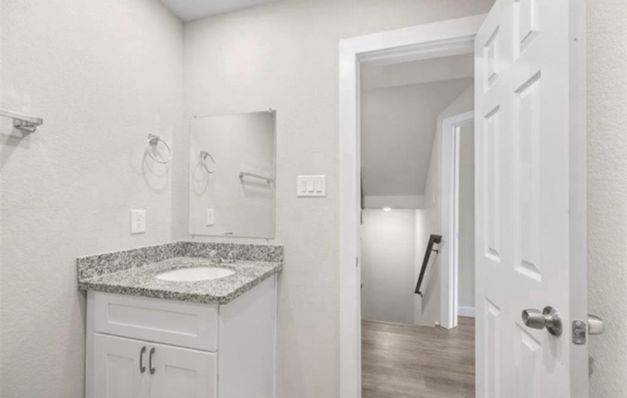 6801 Haight B Property Photo 2