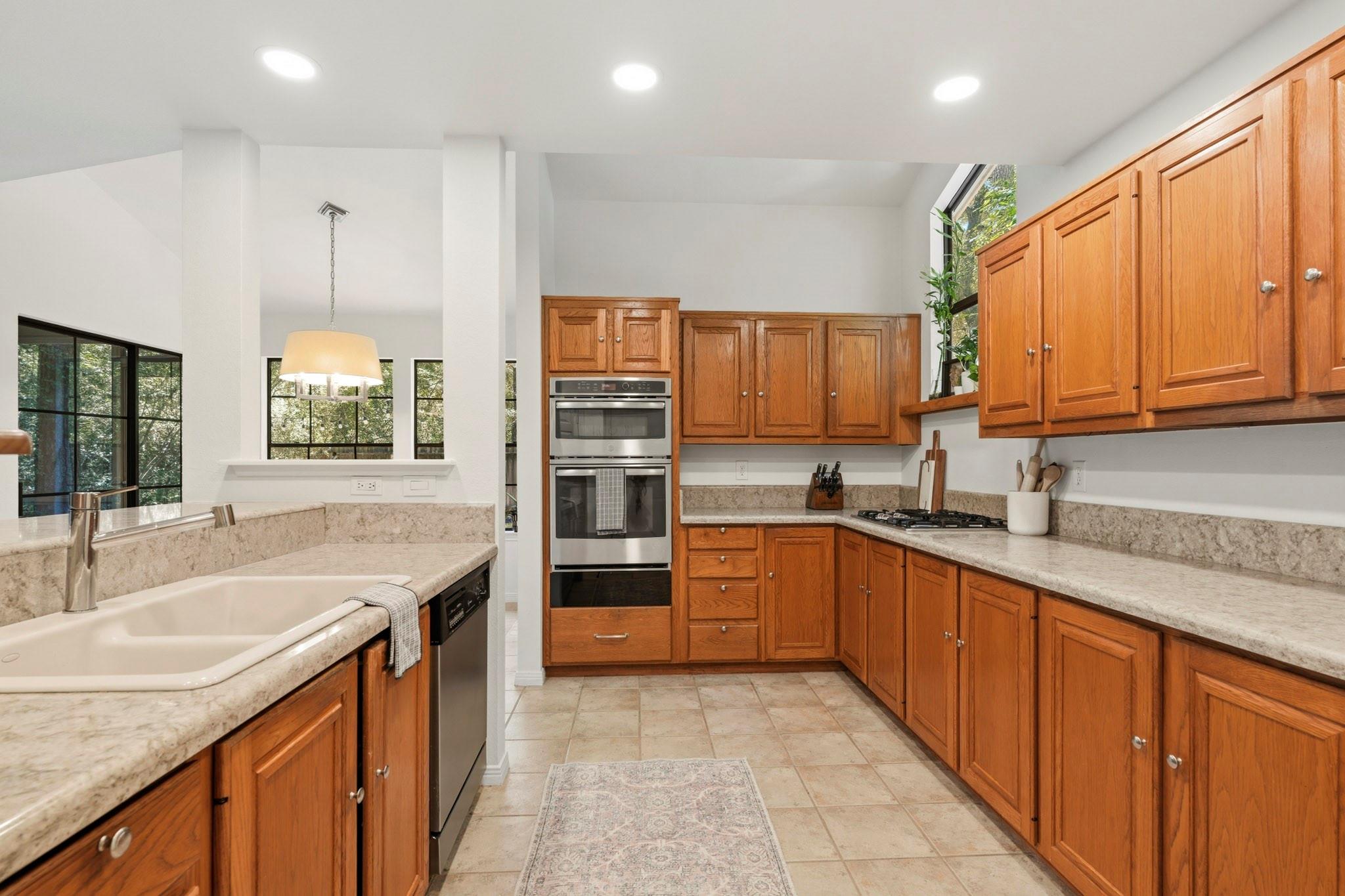 27 Sky Terrace Place, The Woodlands Tx 77381 Property Photo 21