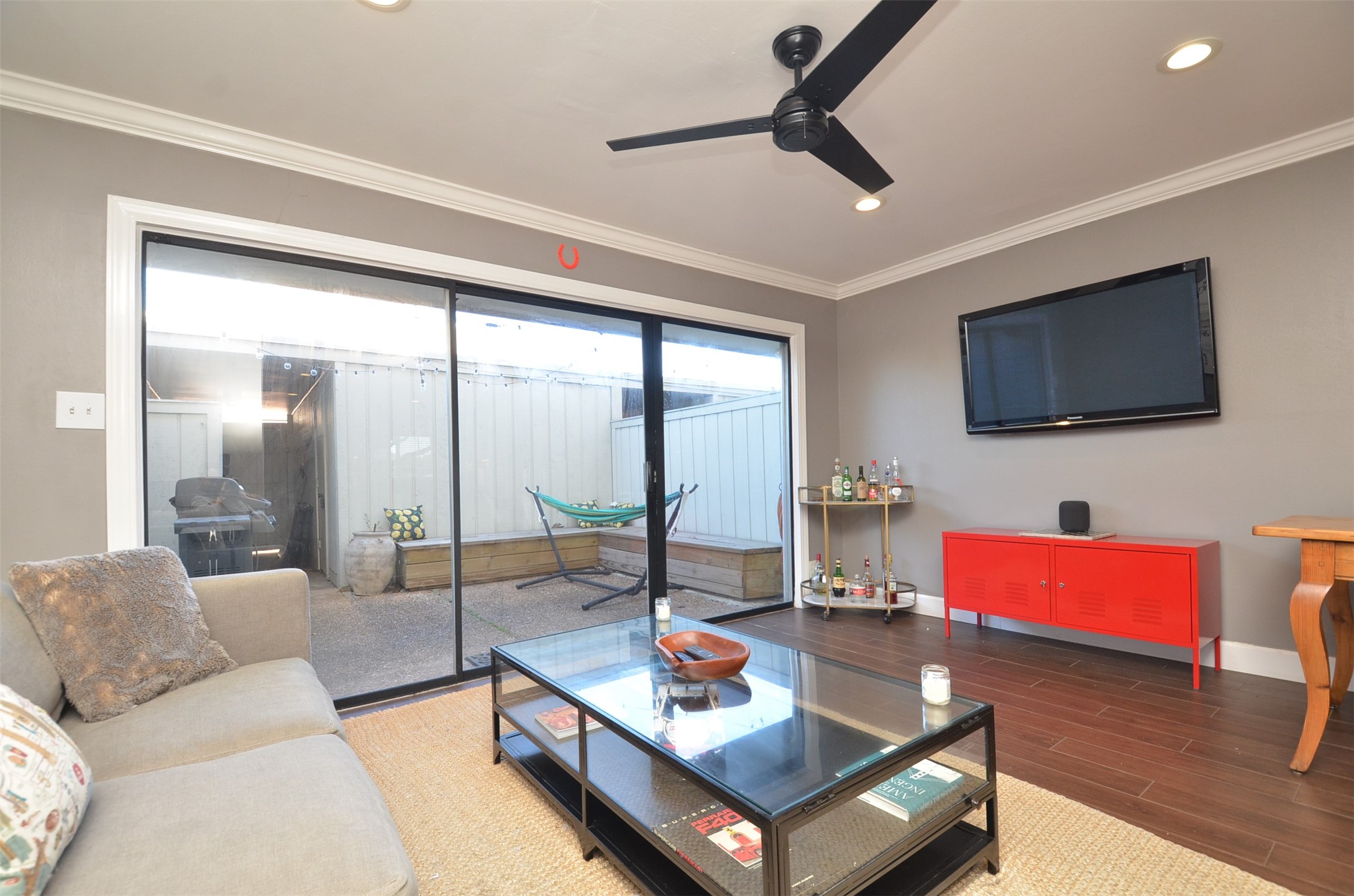 6310 Chevy Chase Drive 5 Property Photo 12