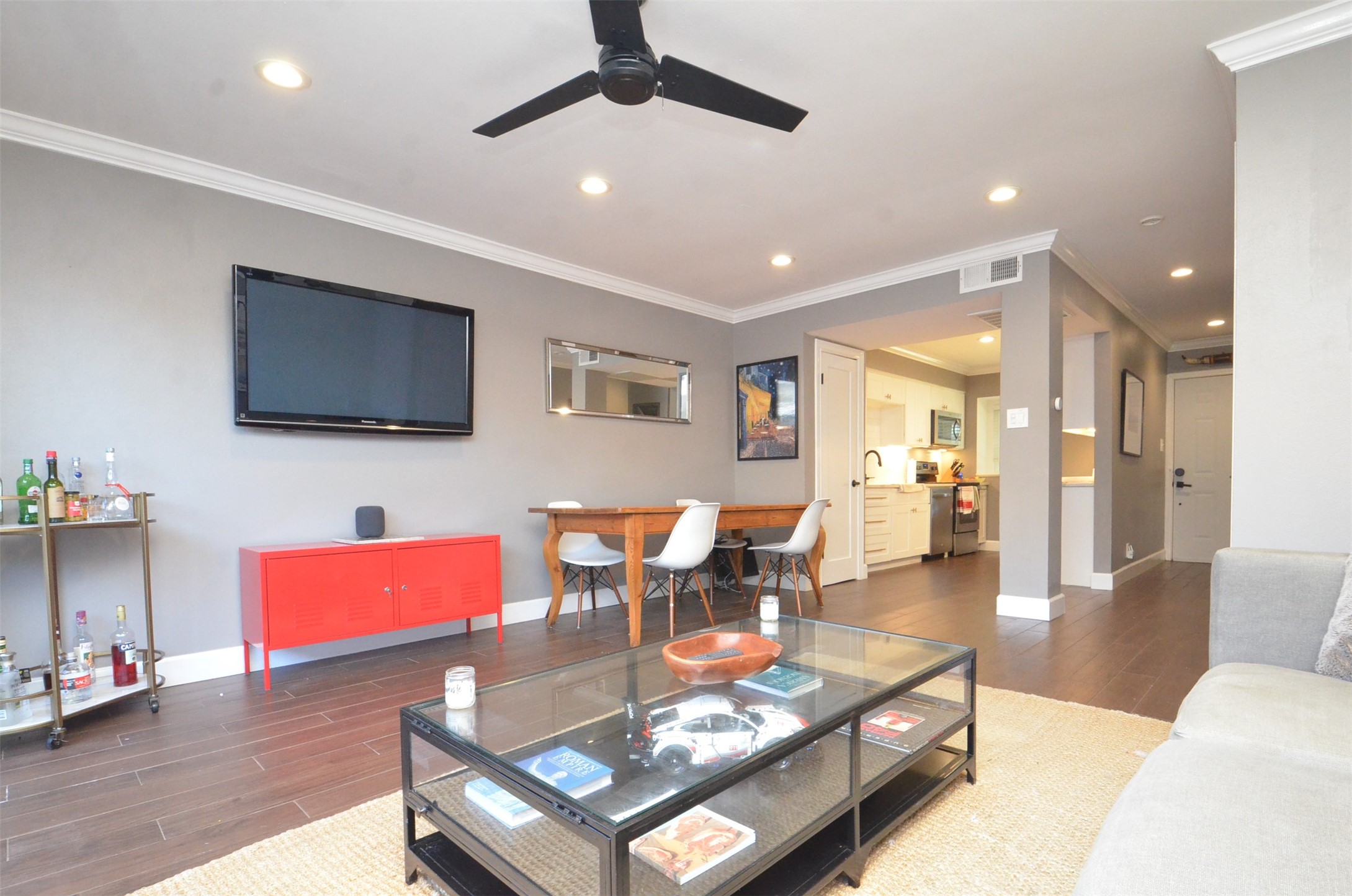 6310 Chevy Chase Drive 5 Property Photo 13