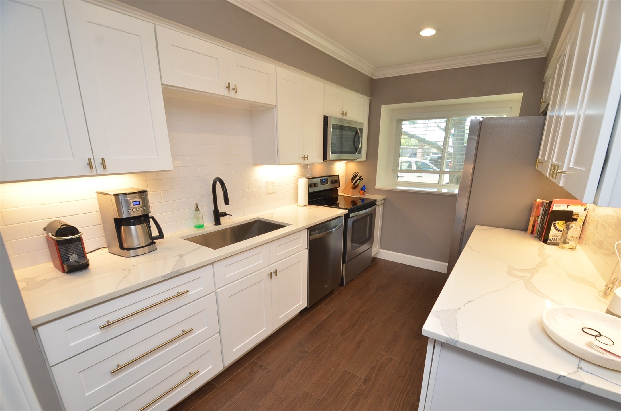 6310 Chevy Chase Drive 5 Property Photo 19