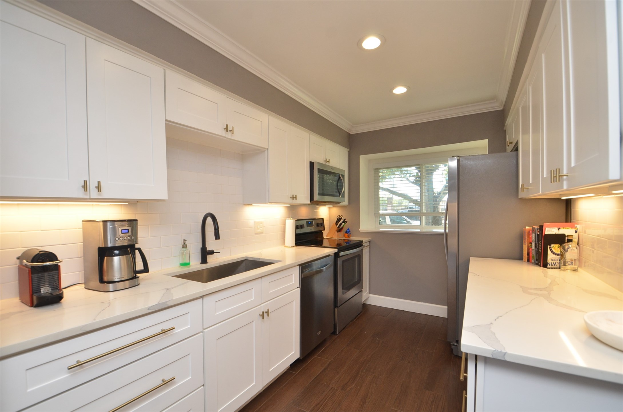 6310 Chevy Chase Drive 5 Property Photo 20