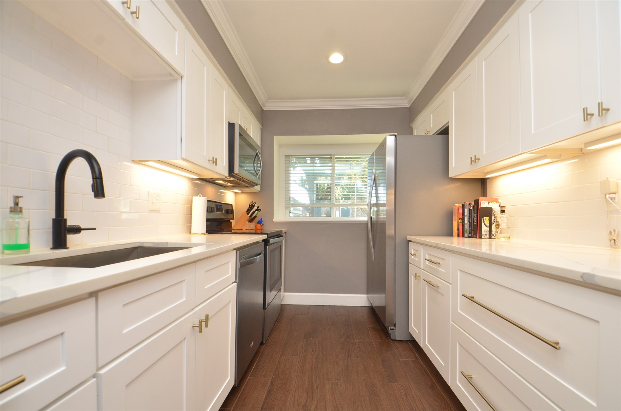 6310 Chevy Chase Drive 5 Property Photo 23
