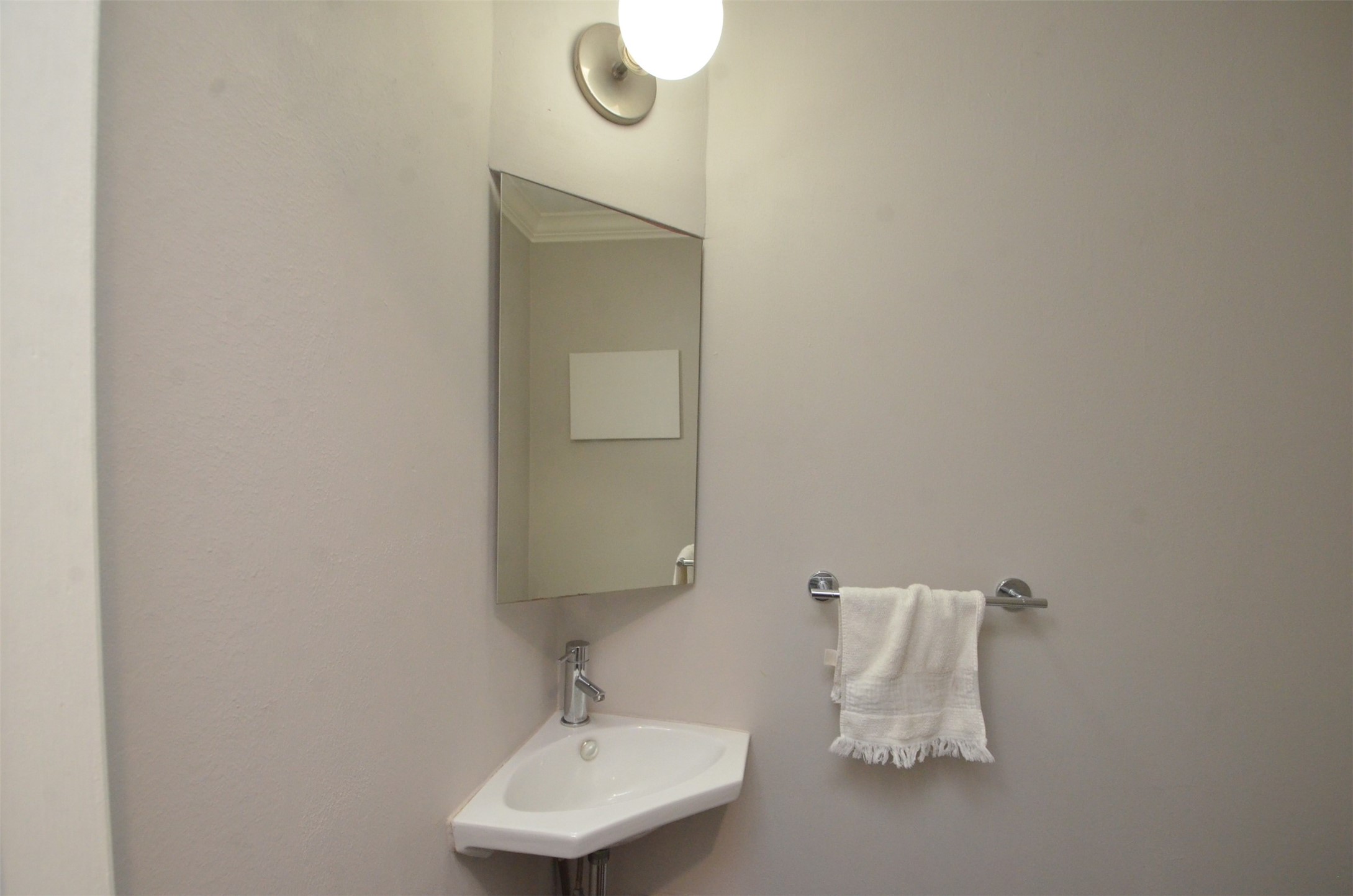 6310 Chevy Chase Drive 5 Property Photo 25