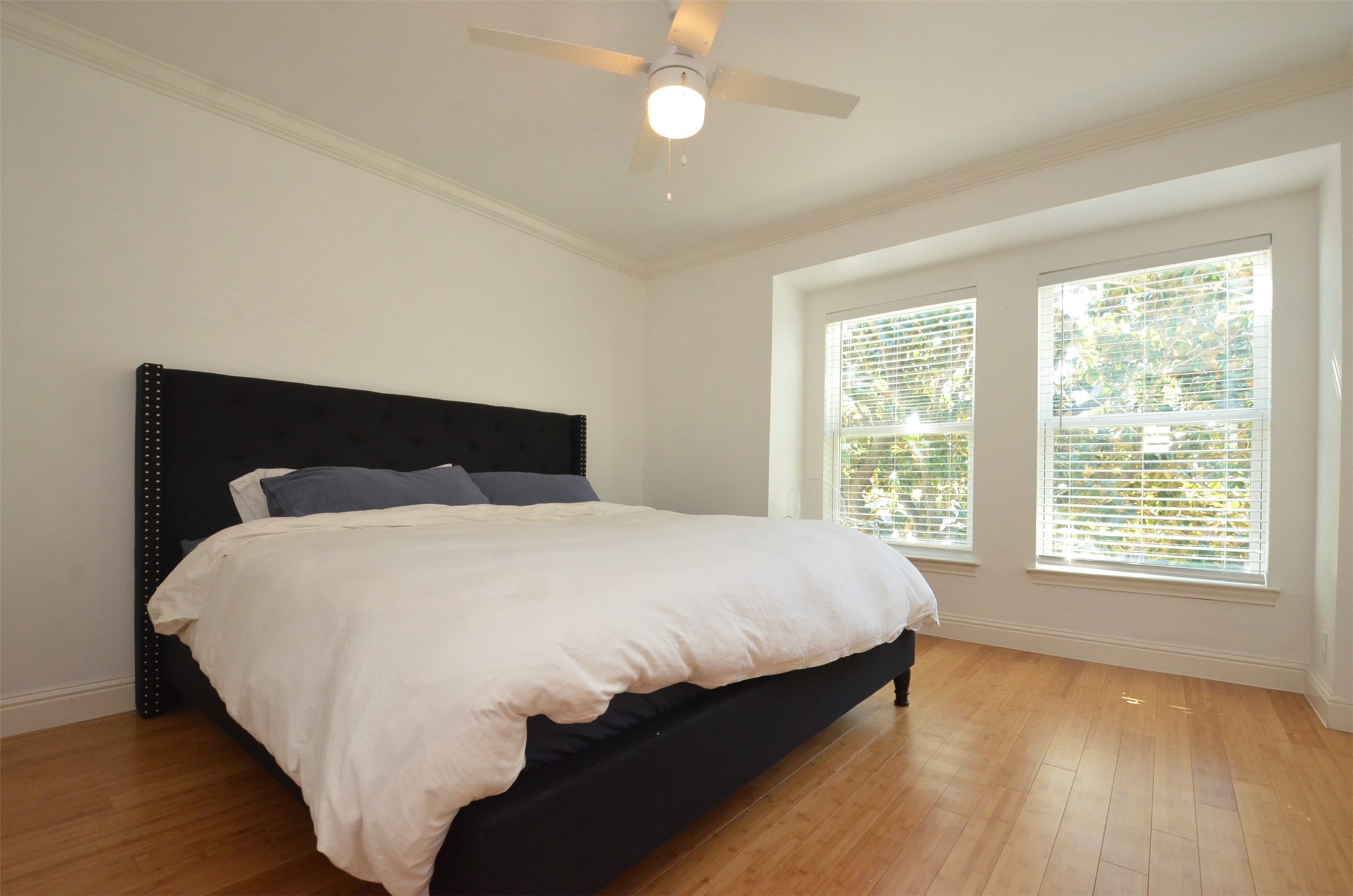 6310 Chevy Chase Drive 5 Property Photo 27
