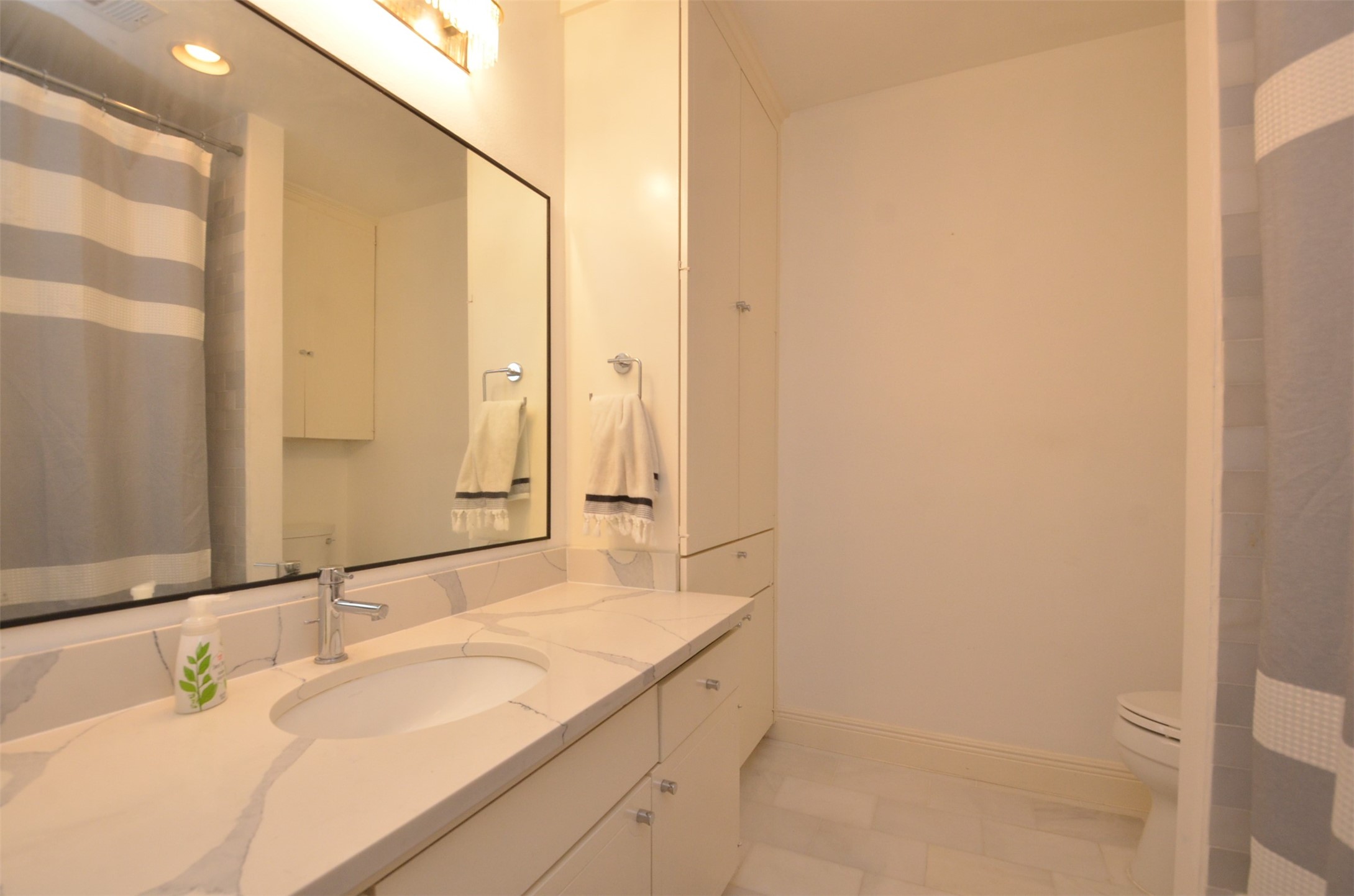 6310 Chevy Chase Drive 5 Property Photo 30