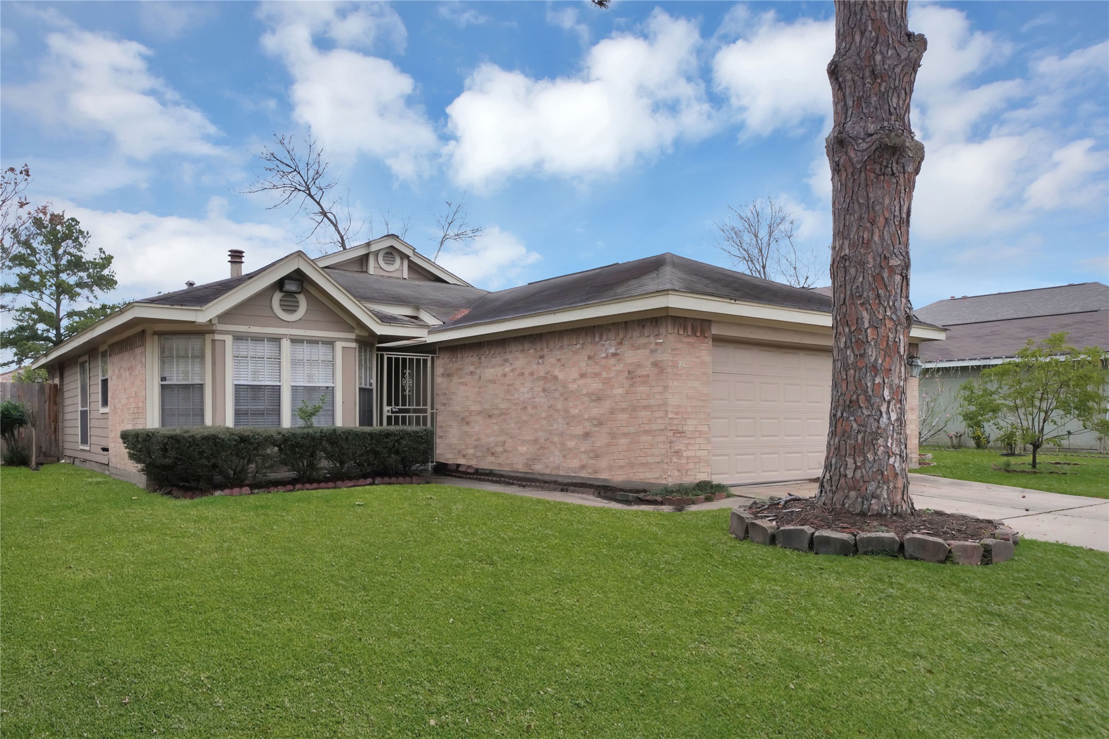 11734 Fairpoint Drive Property Photo 1