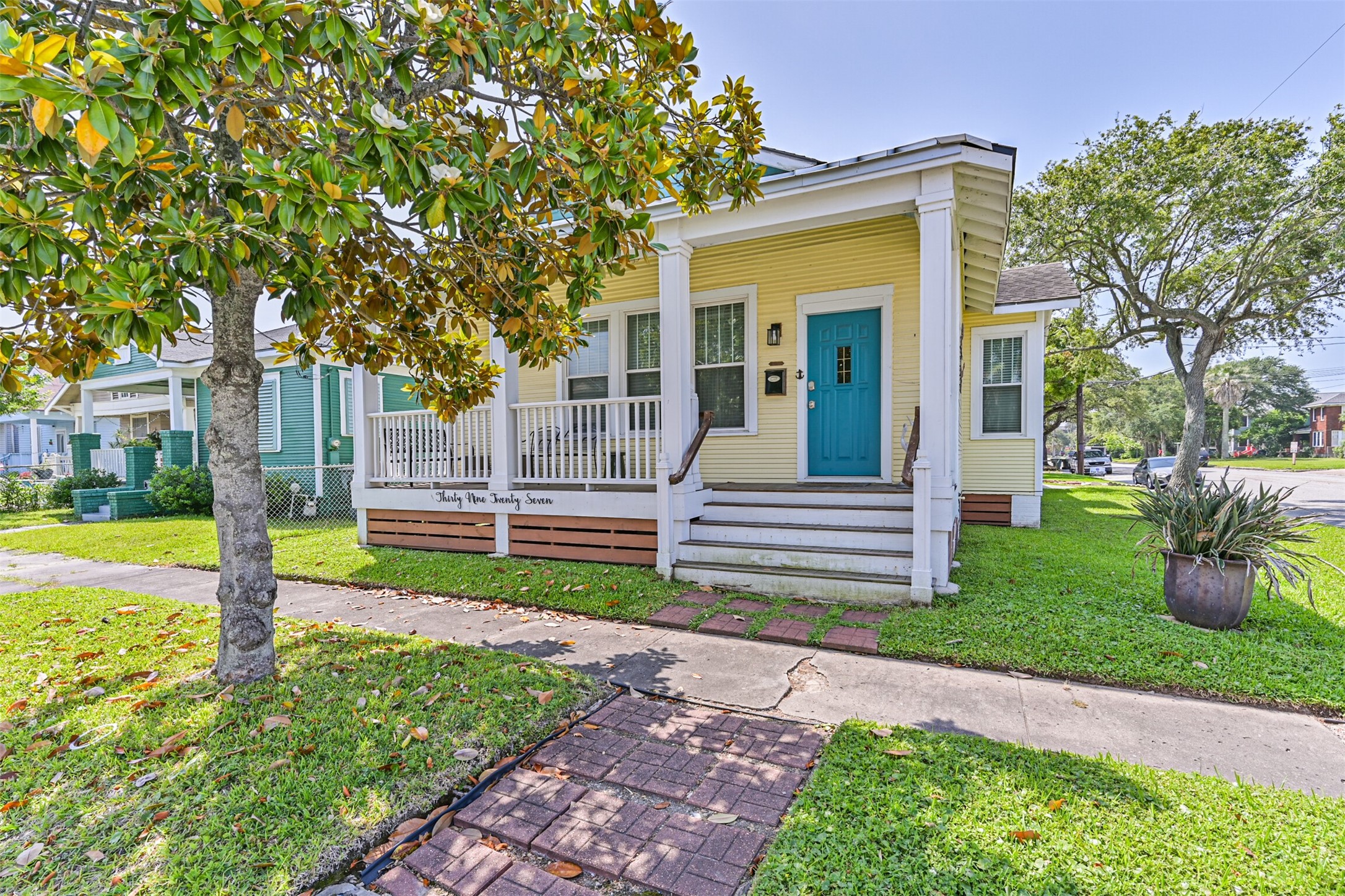 3927 Bernardo De Galvez Avenue Property Photo 1