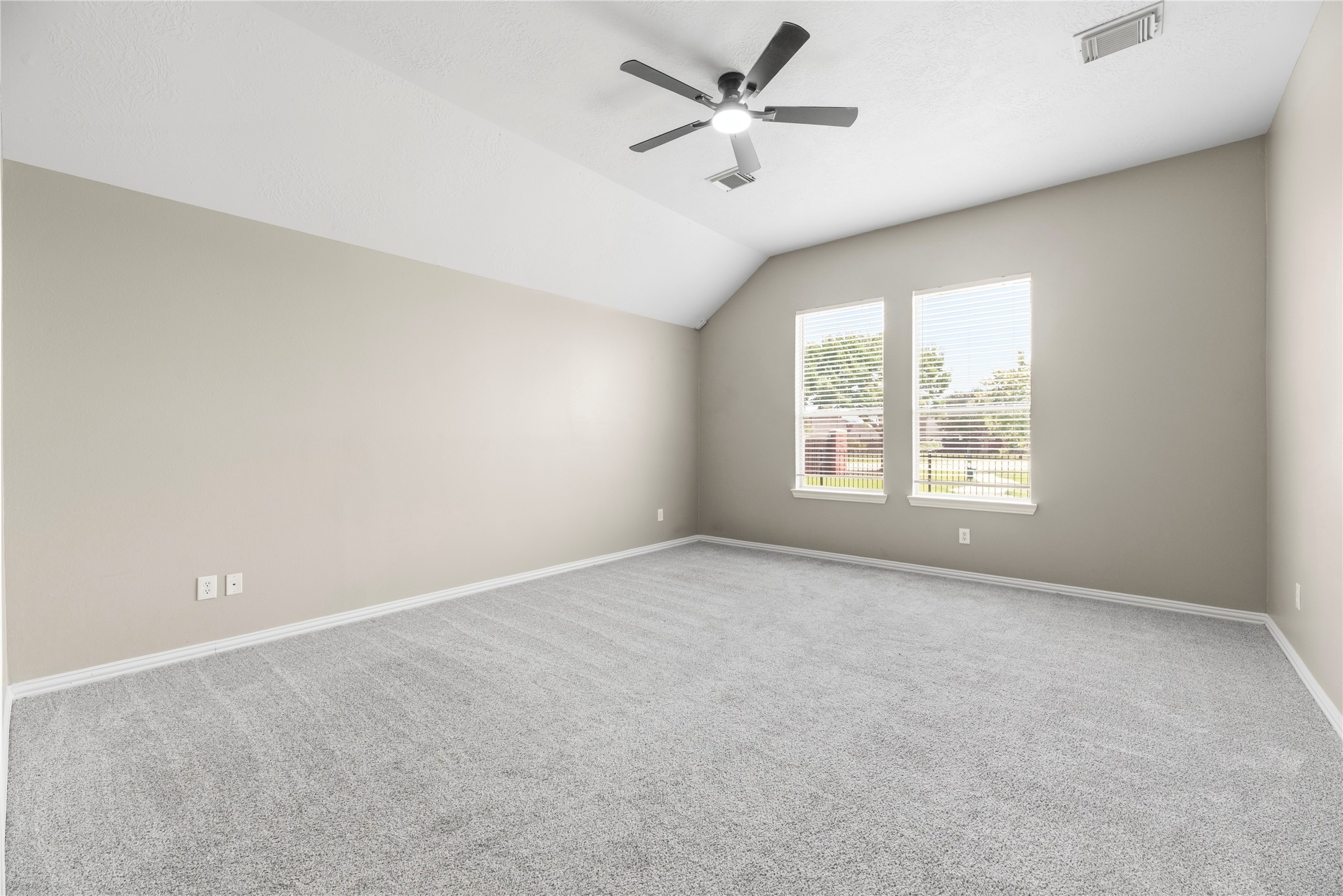 8931 Henrico Lane Property Photo 16
