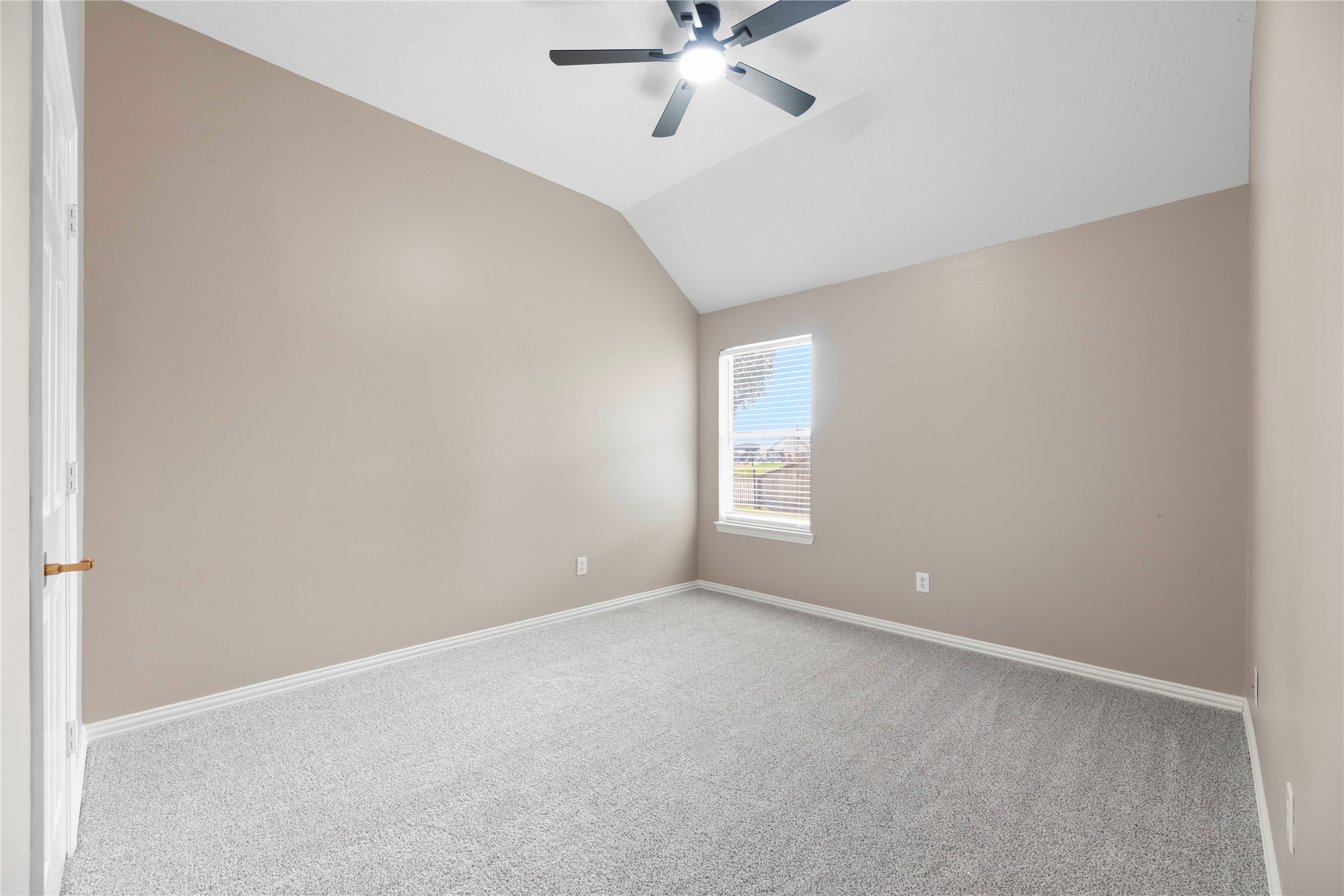 8931 Henrico Lane Property Photo 23