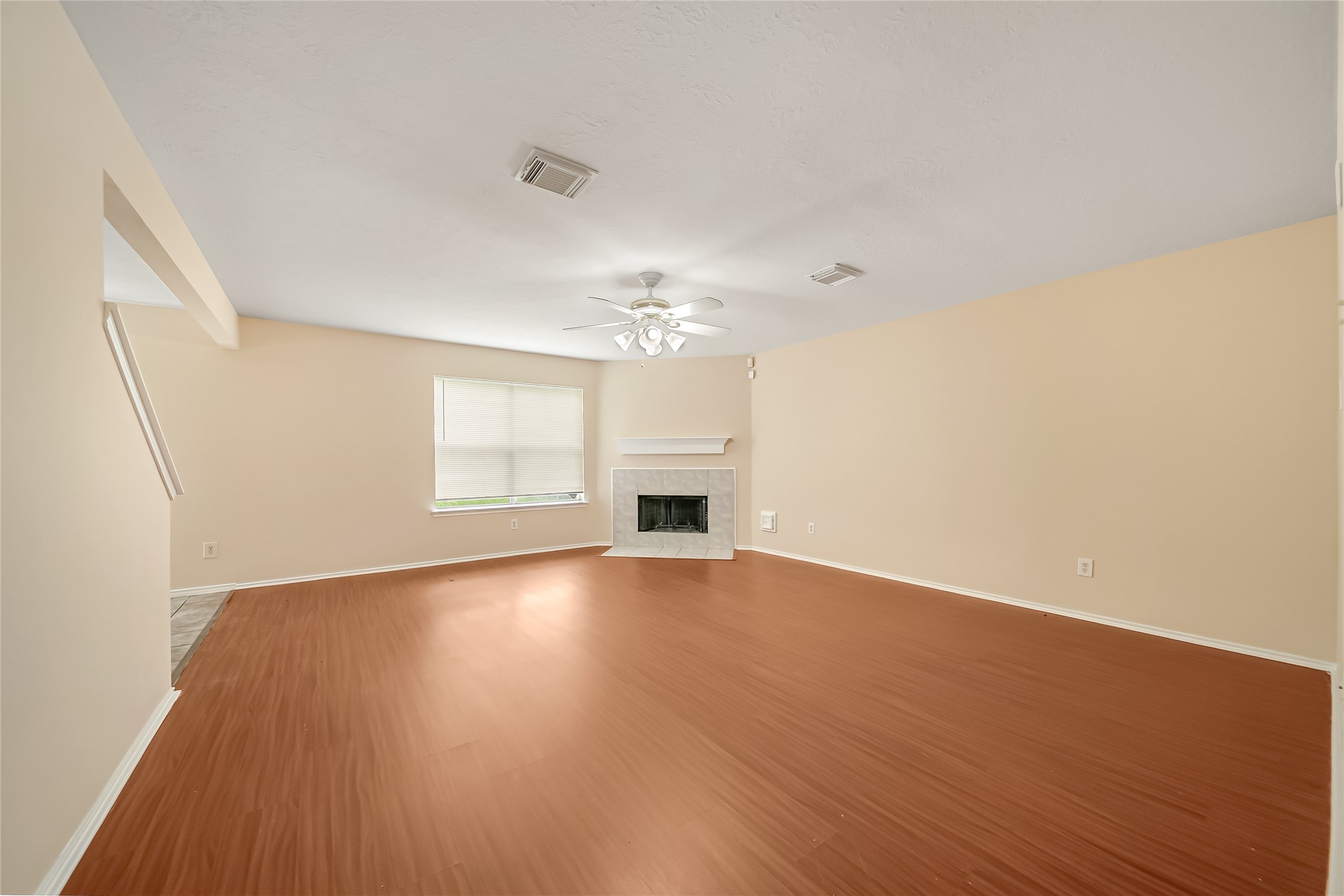 1938 Courtside Place Drive Property Photo 3