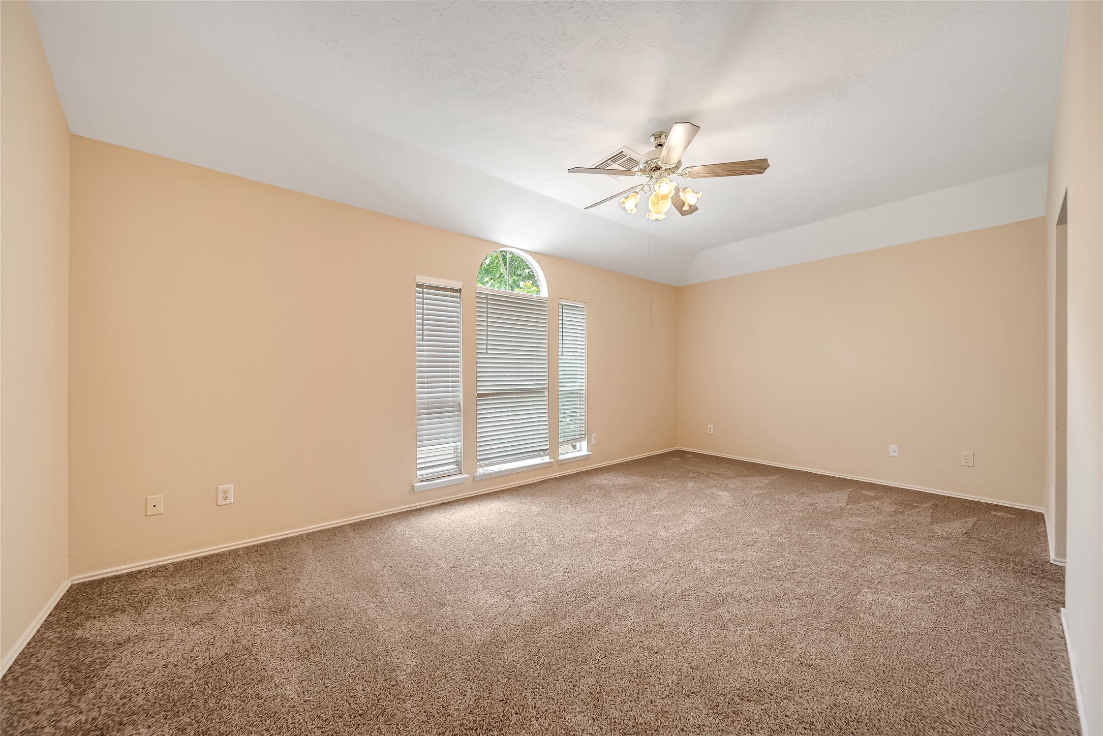 1938 Courtside Place Drive Property Photo 11